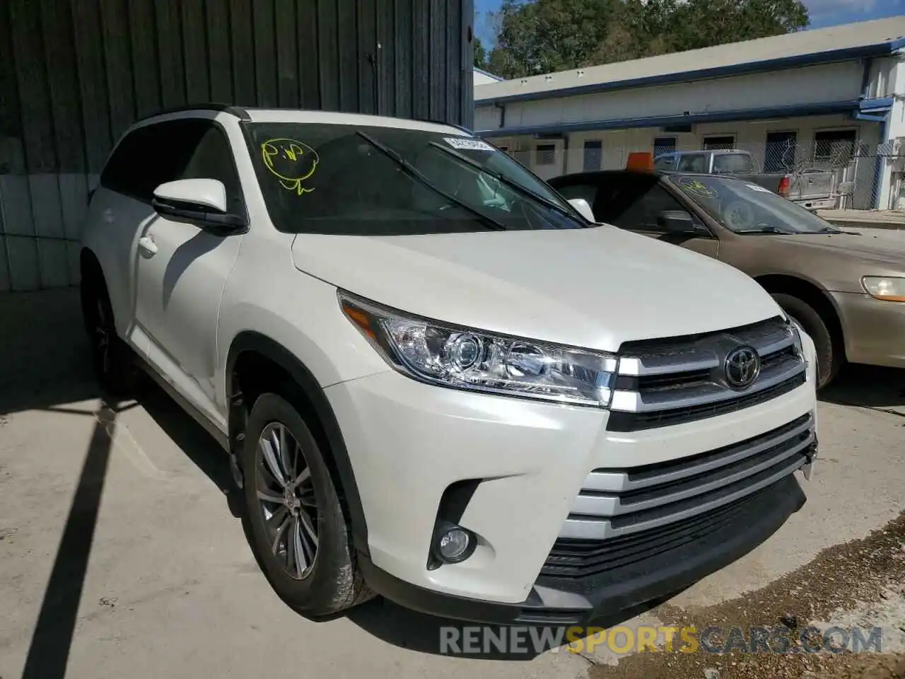 1 Фотография поврежденного автомобиля 5TDKZRFH4KS366222 TOYOTA HIGHLANDER 2019