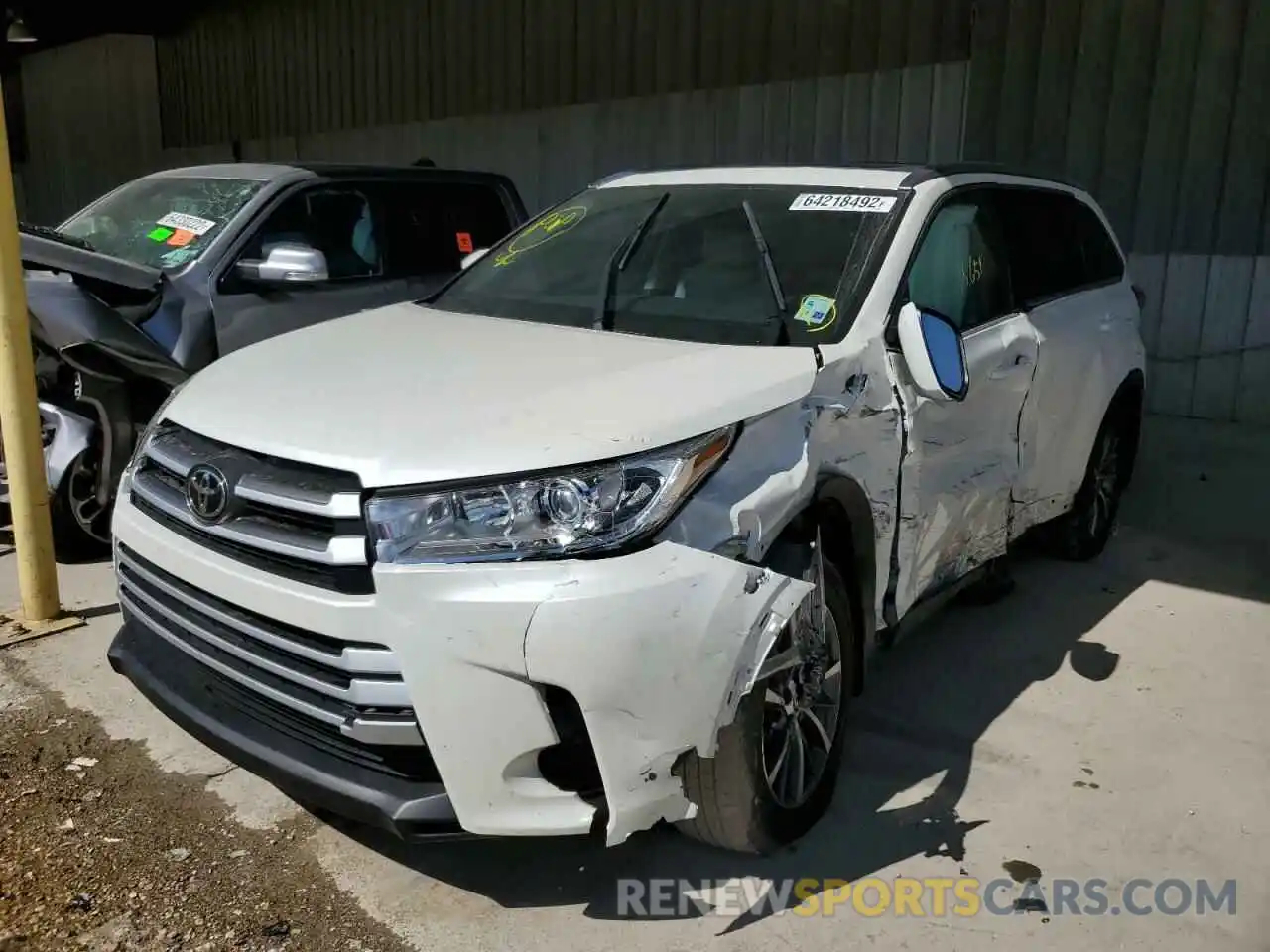 2 Фотография поврежденного автомобиля 5TDKZRFH4KS366222 TOYOTA HIGHLANDER 2019