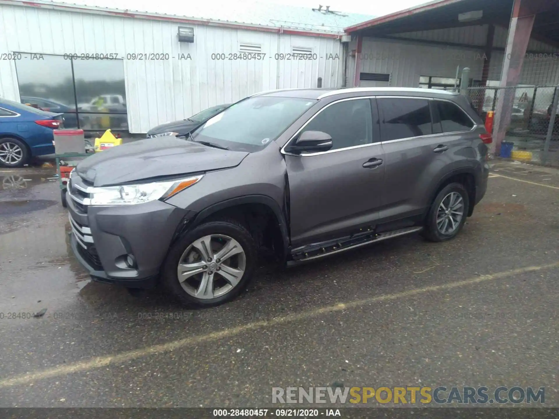 2 Photograph of a damaged car 5TDKZRFH4KS550592 TOYOTA HIGHLANDER 2019