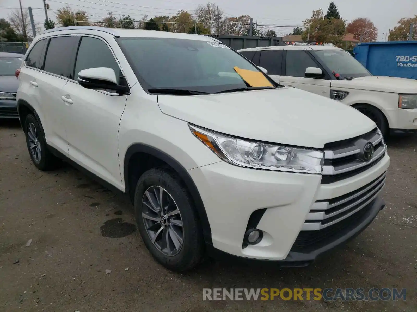 1 Photograph of a damaged car 5TDKZRFH4KS551693 TOYOTA HIGHLANDER 2019