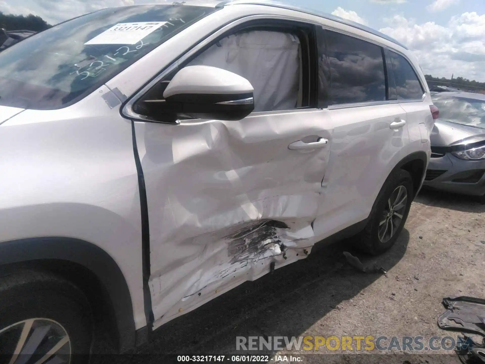 6 Photograph of a damaged car 5TDKZRFH4KS553119 TOYOTA HIGHLANDER 2019