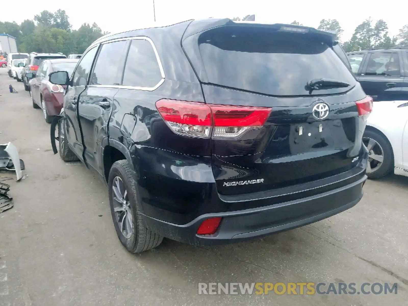 3 Photograph of a damaged car 5TDKZRFH4KS557090 TOYOTA HIGHLANDER 2019