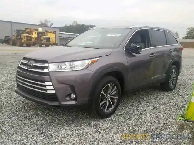 2 Photograph of a damaged car 5TDKZRFH4KS558868 TOYOTA HIGHLANDER 2019