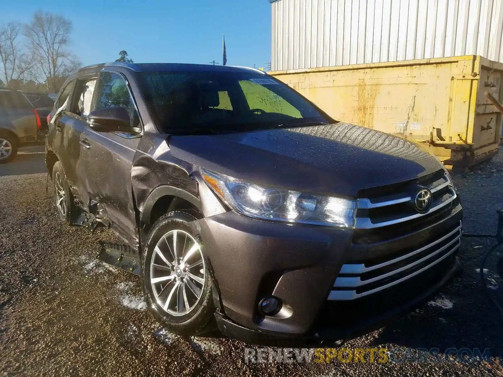 1 Photograph of a damaged car 5TDKZRFH4KS559065 TOYOTA HIGHLANDER 2019