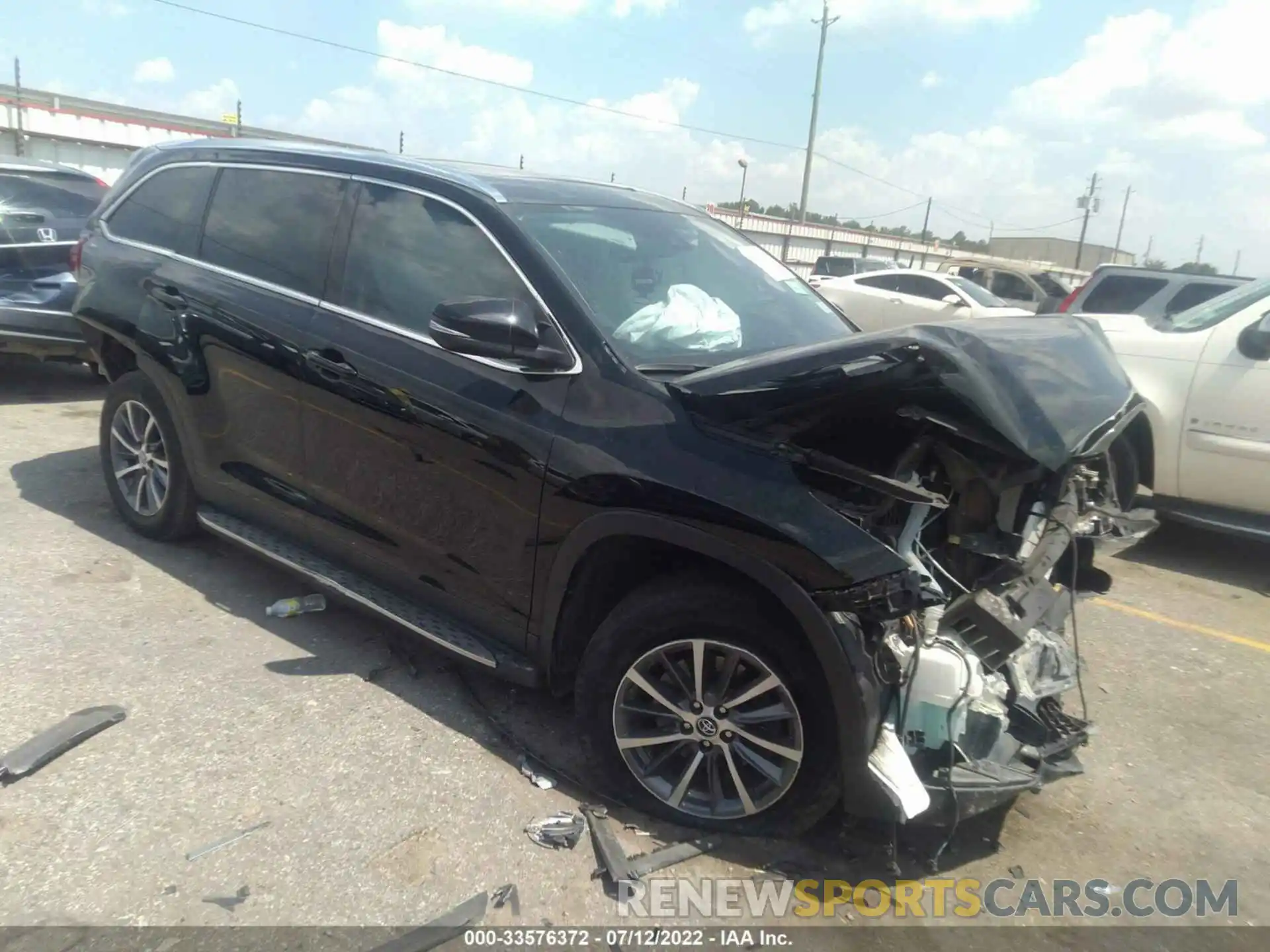 1 Photograph of a damaged car 5TDKZRFH4KS559759 TOYOTA HIGHLANDER 2019