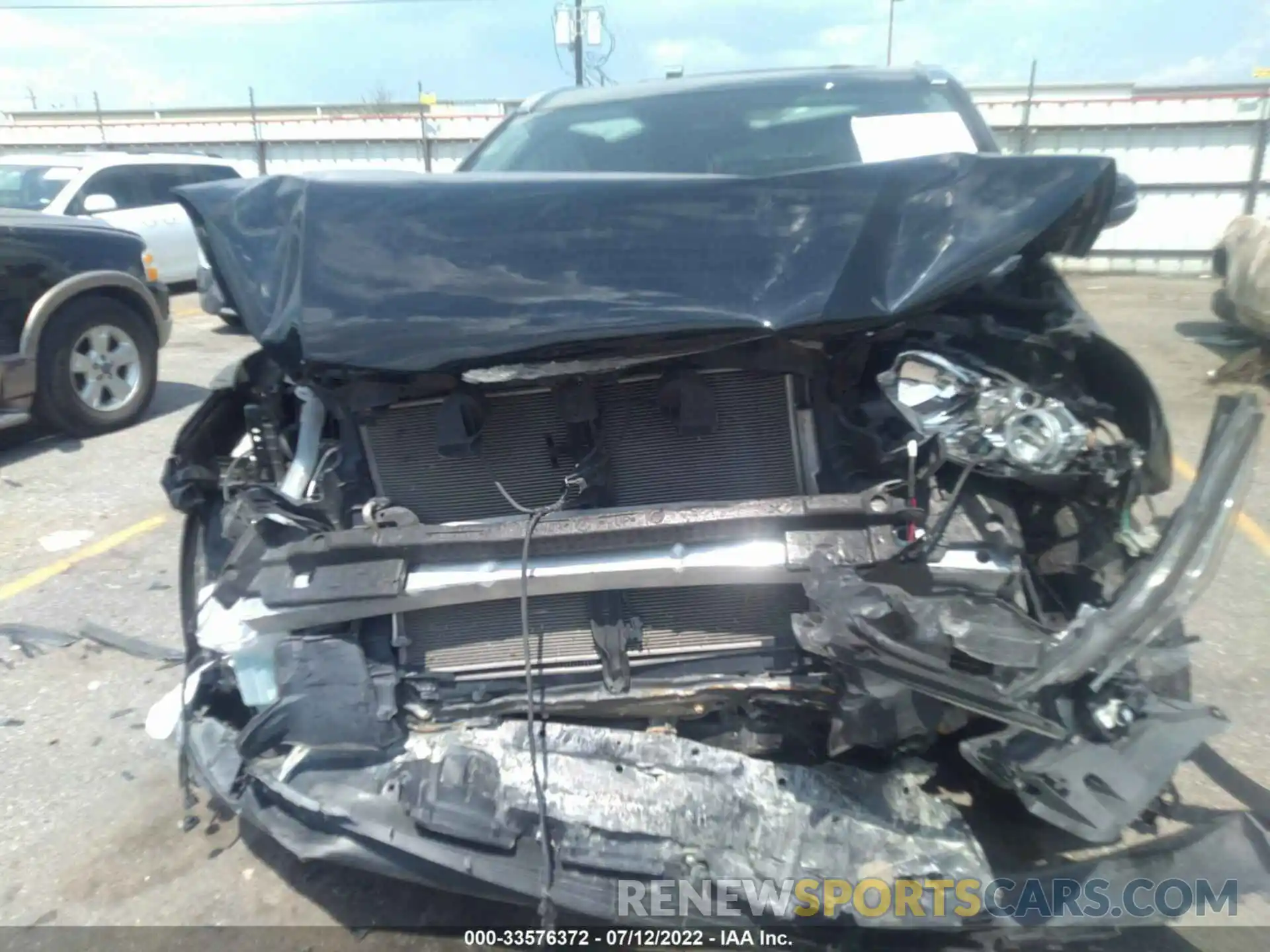 6 Photograph of a damaged car 5TDKZRFH4KS559759 TOYOTA HIGHLANDER 2019