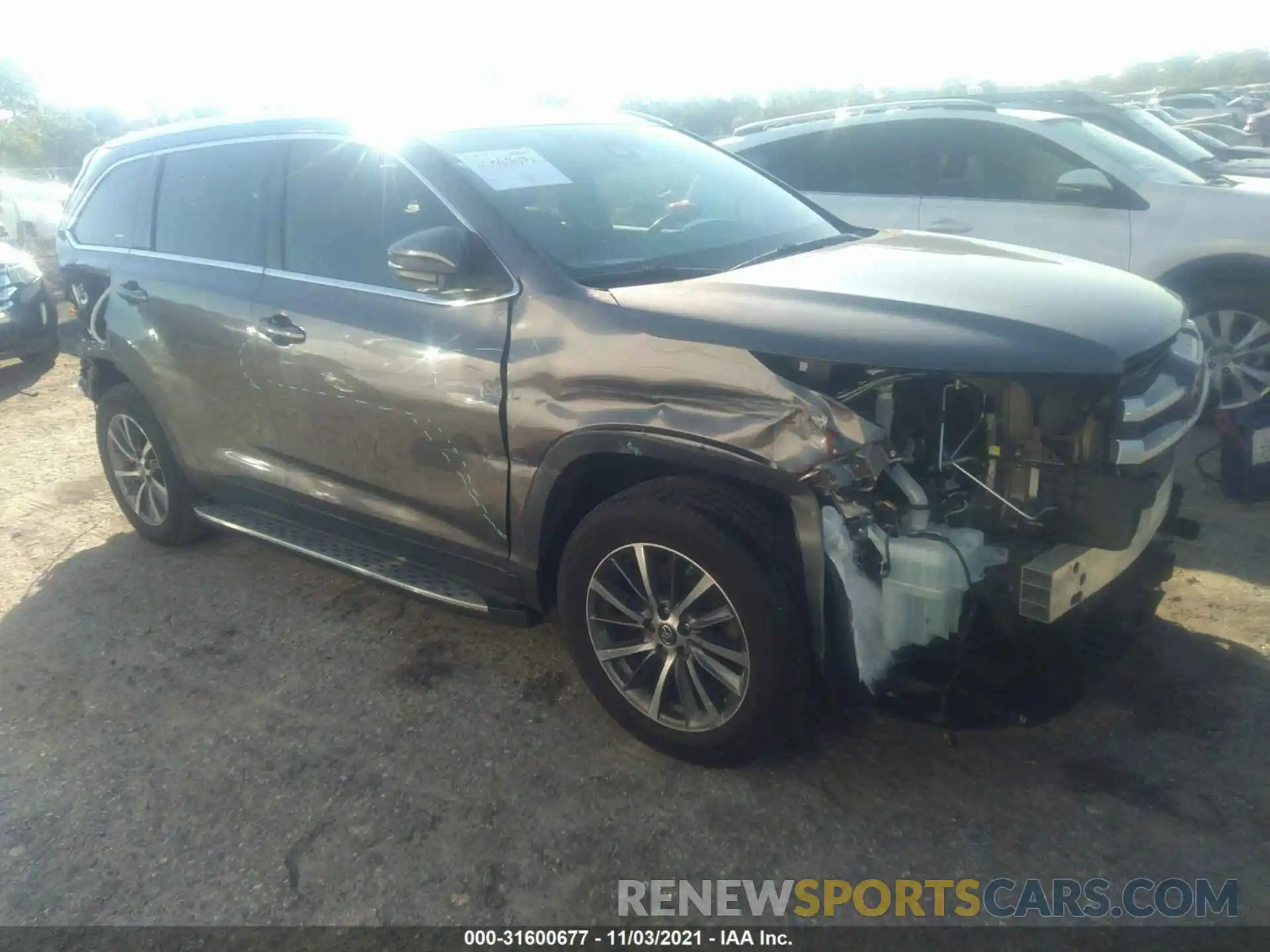 1 Photograph of a damaged car 5TDKZRFH4KS560362 TOYOTA HIGHLANDER 2019