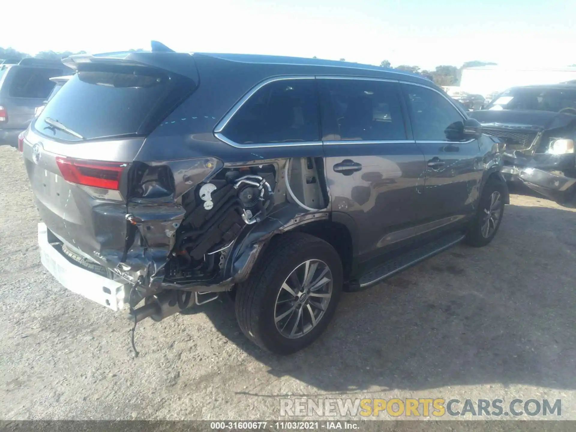 4 Фотография поврежденного автомобиля 5TDKZRFH4KS560362 TOYOTA HIGHLANDER 2019