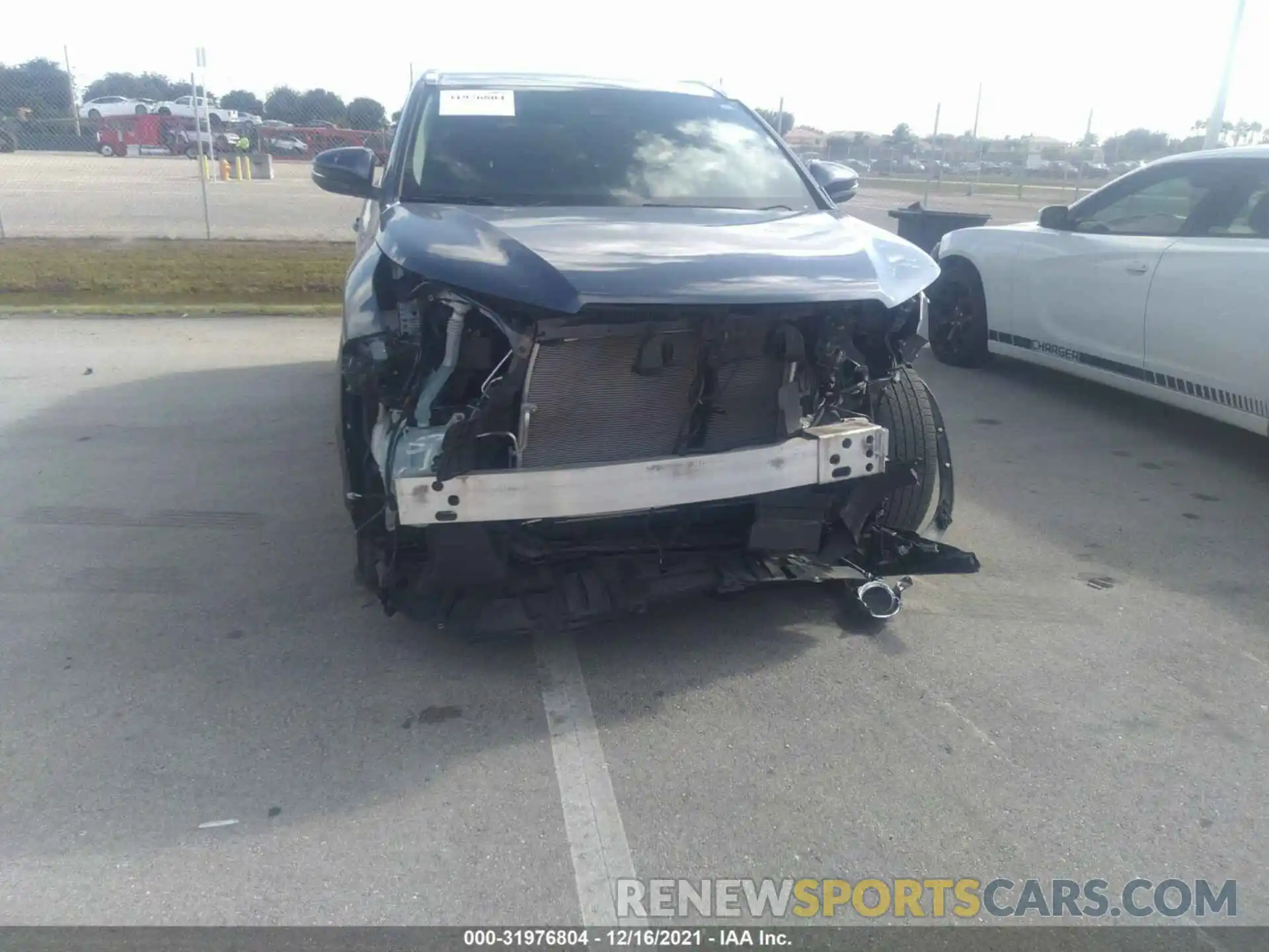 6 Photograph of a damaged car 5TDKZRFH5KS290171 TOYOTA HIGHLANDER 2019