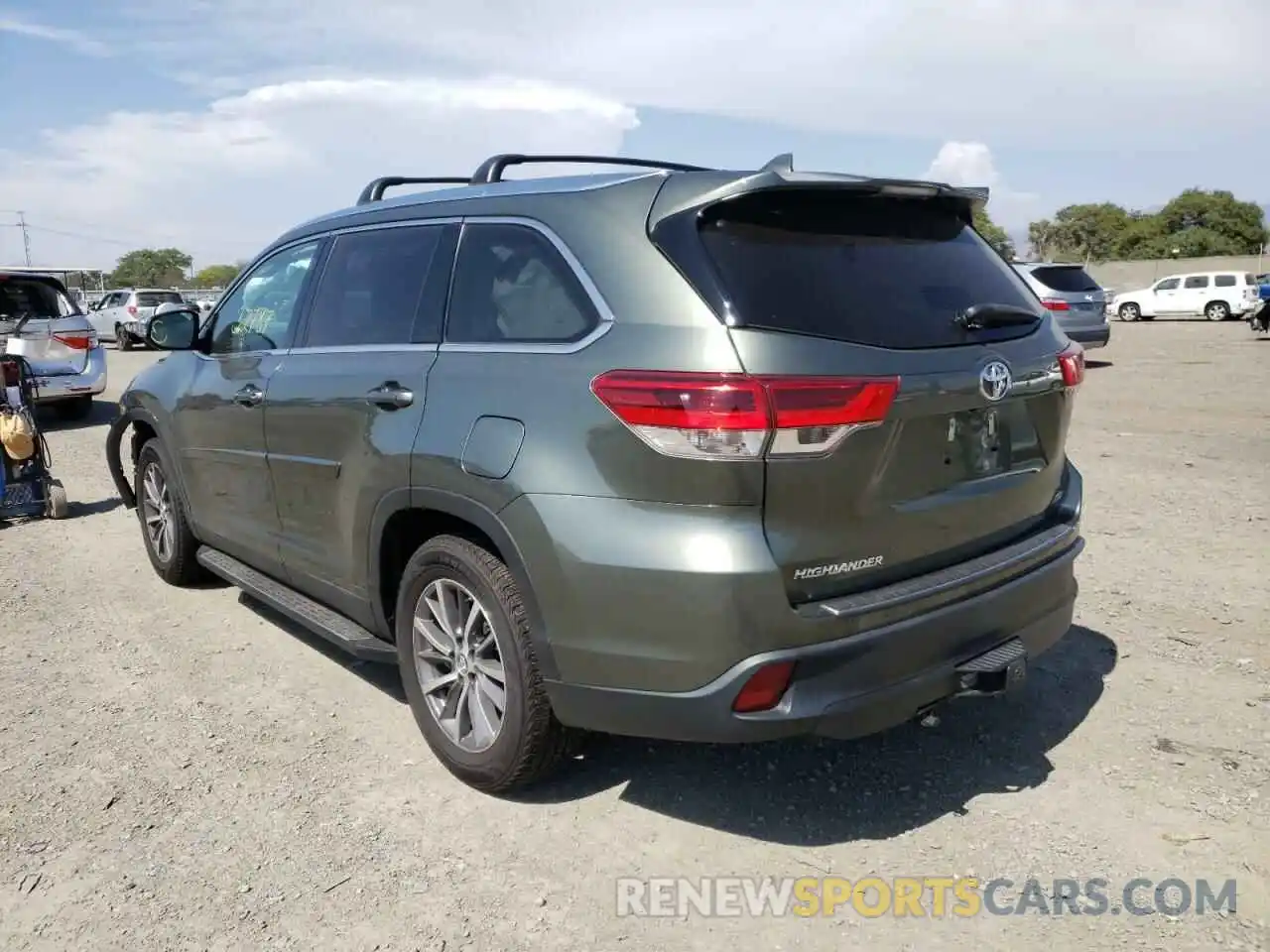 3 Photograph of a damaged car 5TDKZRFH5KS295600 TOYOTA HIGHLANDER 2019