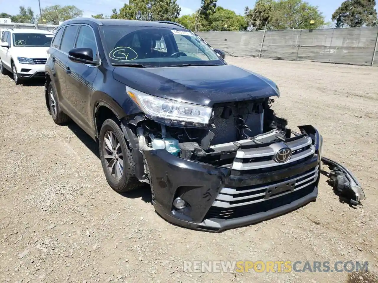 1 Photograph of a damaged car 5TDKZRFH5KS309155 TOYOTA HIGHLANDER 2019