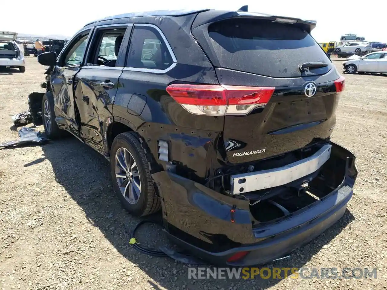 3 Photograph of a damaged car 5TDKZRFH5KS309155 TOYOTA HIGHLANDER 2019