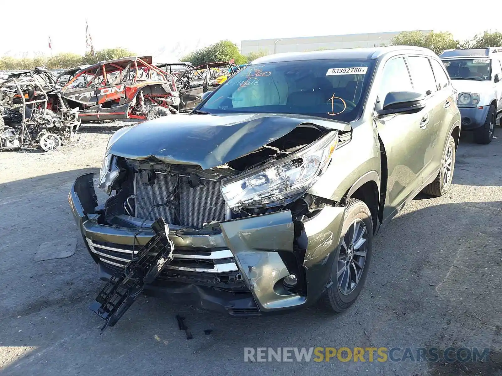 2 Photograph of a damaged car 5TDKZRFH5KS314243 TOYOTA HIGHLANDER 2019