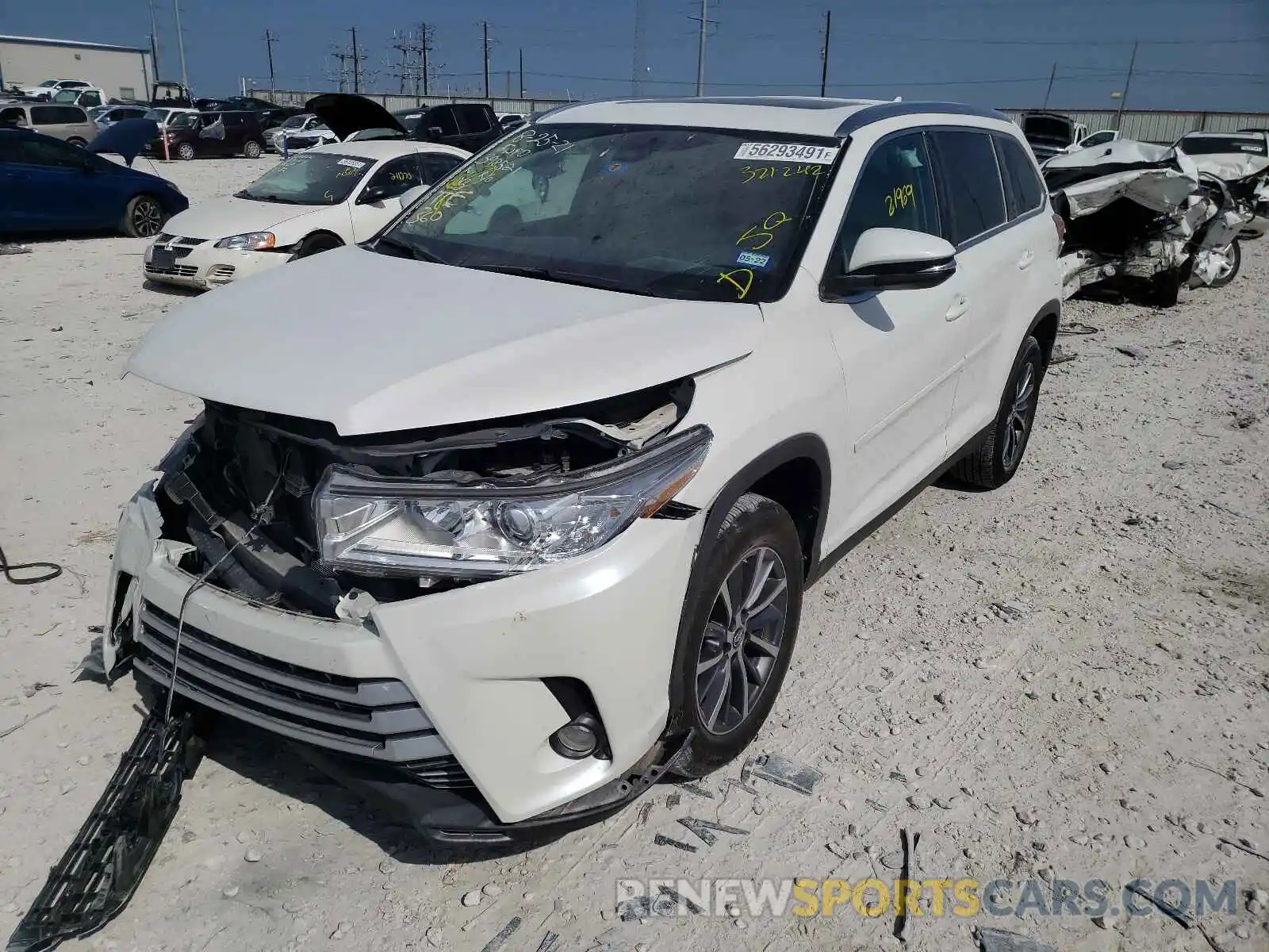 2 Photograph of a damaged car 5TDKZRFH5KS321242 TOYOTA HIGHLANDER 2019