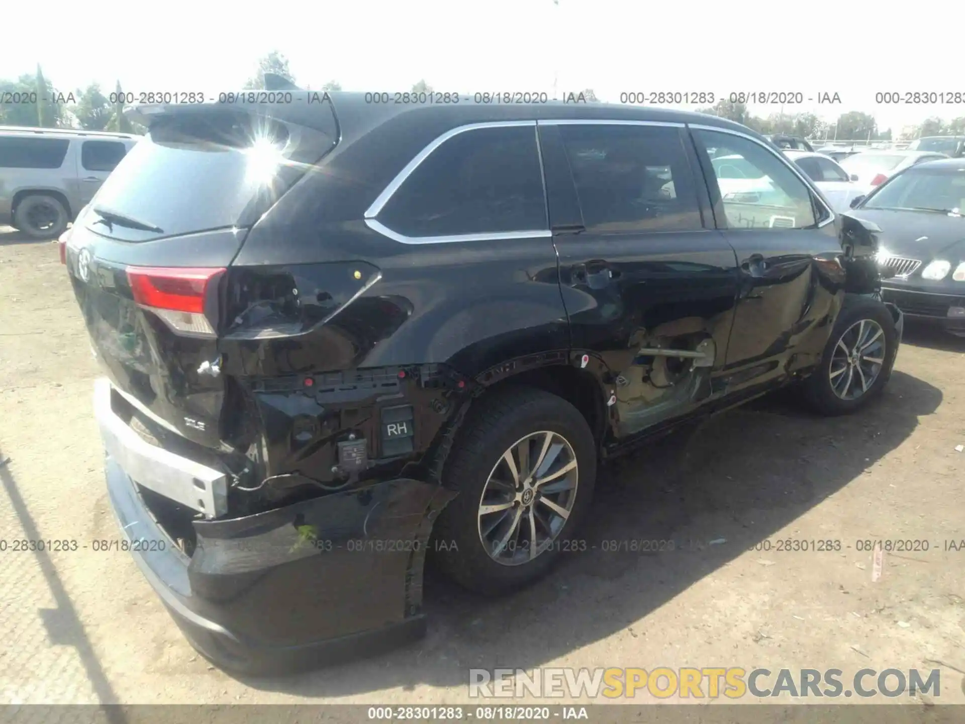 4 Photograph of a damaged car 5TDKZRFH5KS322651 TOYOTA HIGHLANDER 2019