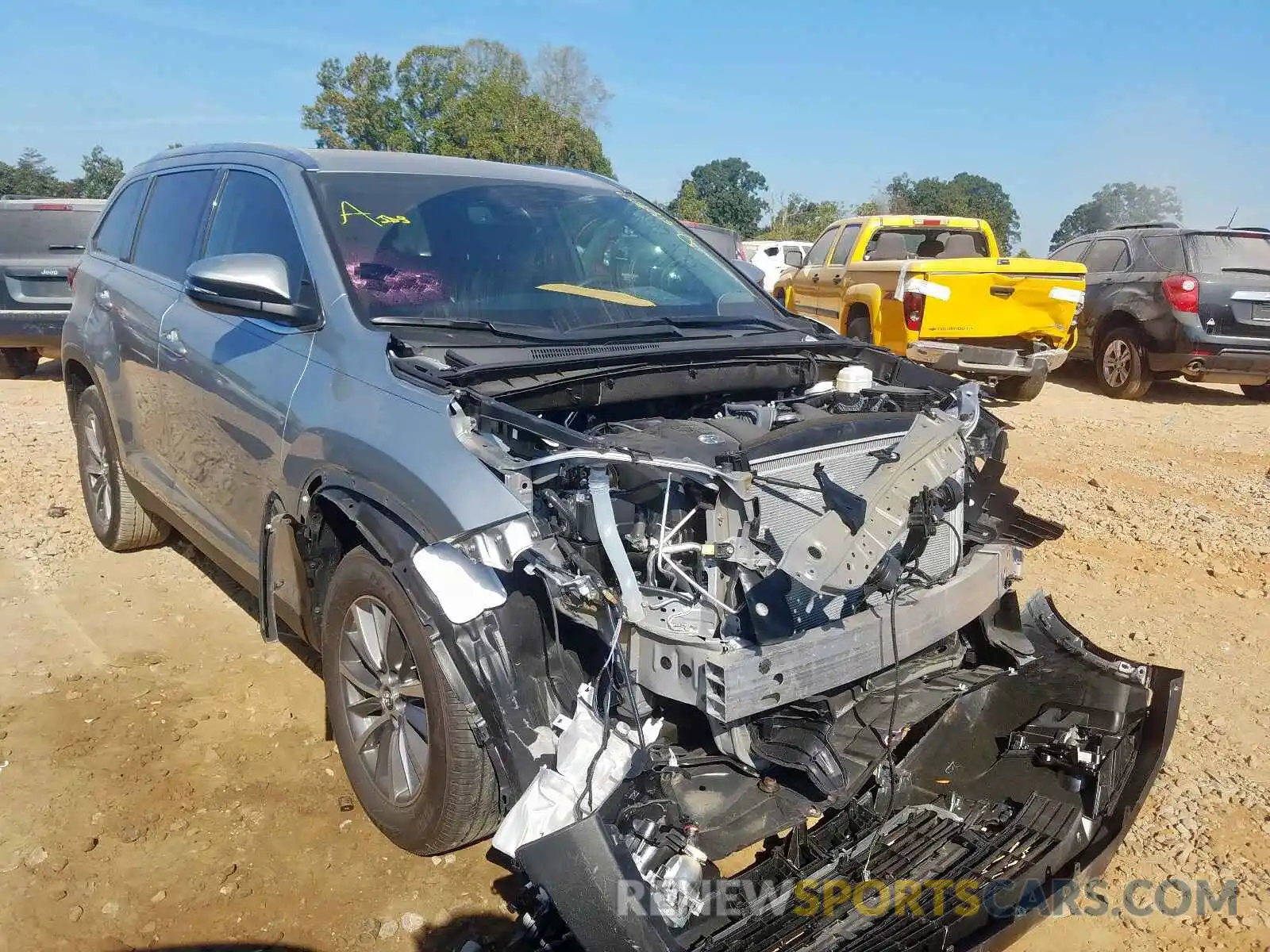 1 Фотография поврежденного автомобиля 5TDKZRFH5KS326764 TOYOTA HIGHLANDER 2019