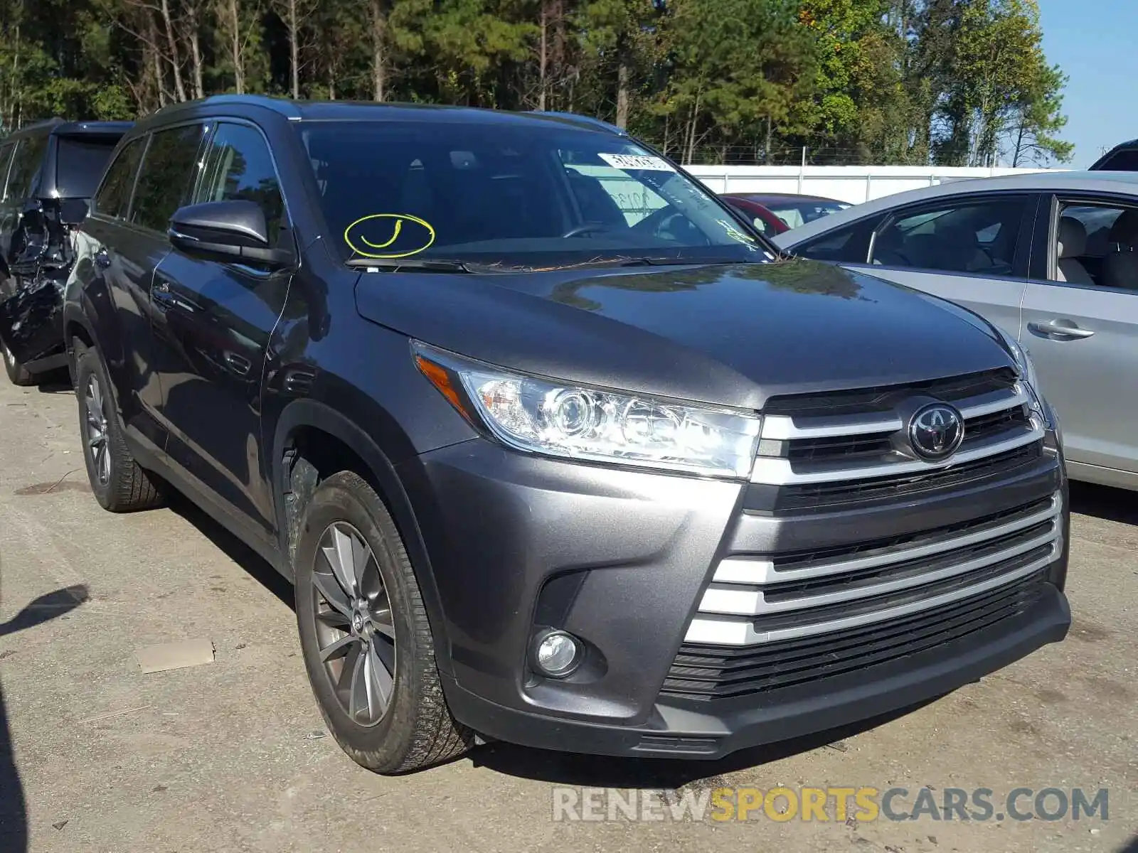 1 Photograph of a damaged car 5TDKZRFH5KS331432 TOYOTA HIGHLANDER 2019