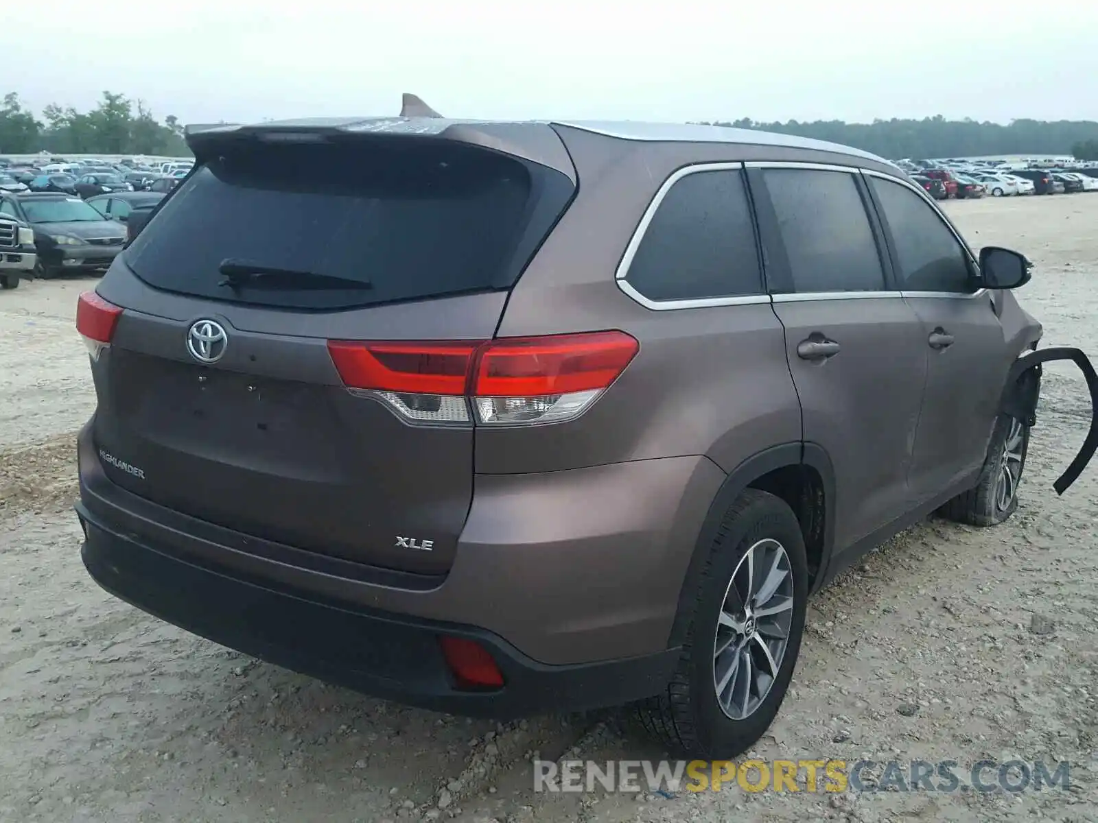 4 Фотография поврежденного автомобиля 5TDKZRFH5KS337134 TOYOTA HIGHLANDER 2019