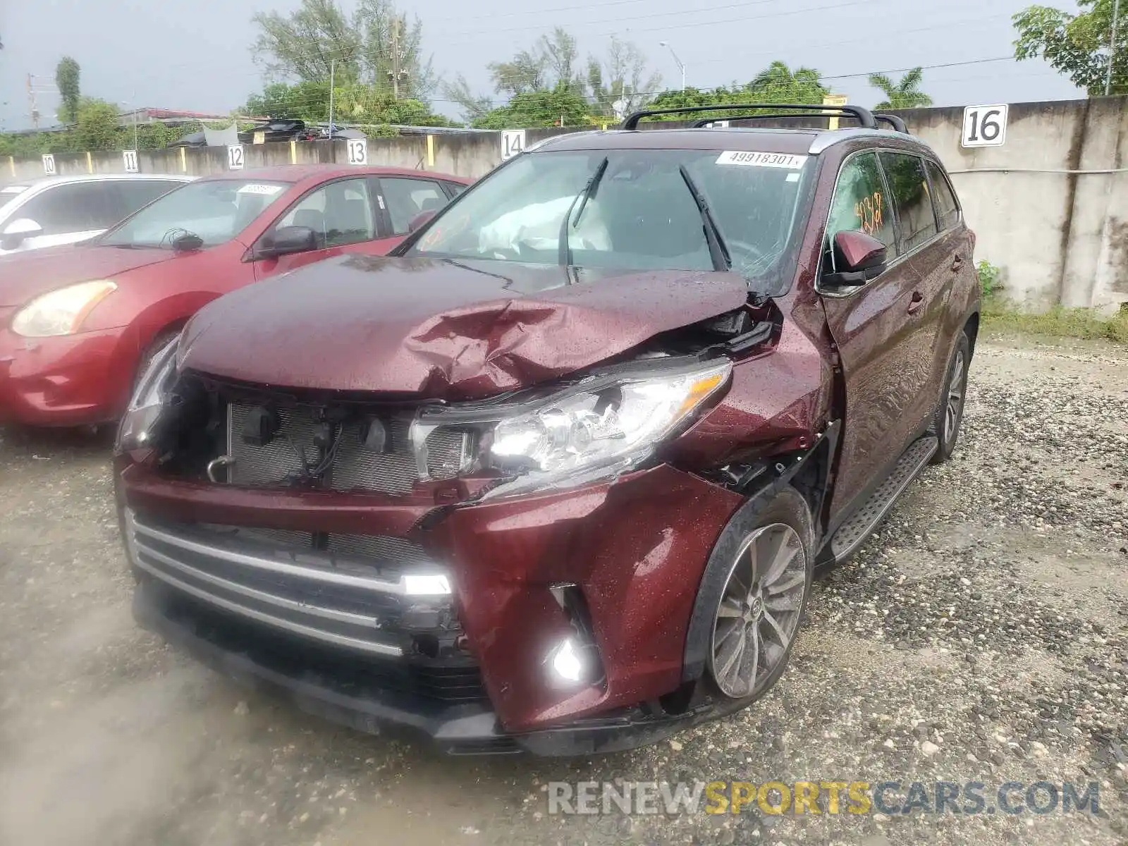 2 Photograph of a damaged car 5TDKZRFH5KS340471 TOYOTA HIGHLANDER 2019