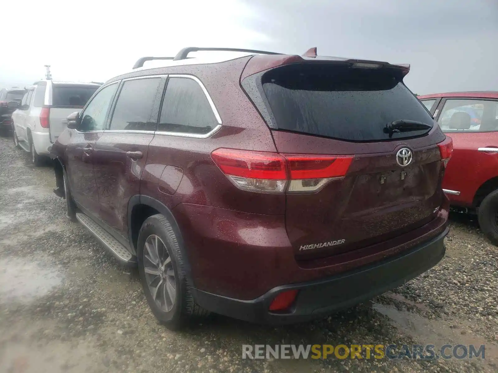 3 Photograph of a damaged car 5TDKZRFH5KS340471 TOYOTA HIGHLANDER 2019