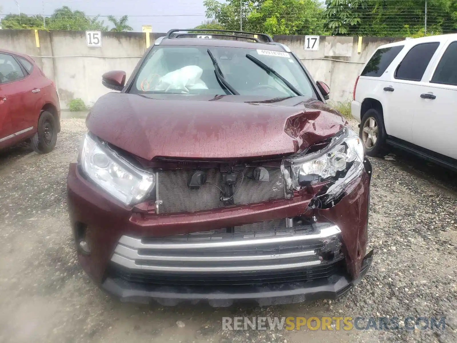 9 Photograph of a damaged car 5TDKZRFH5KS340471 TOYOTA HIGHLANDER 2019