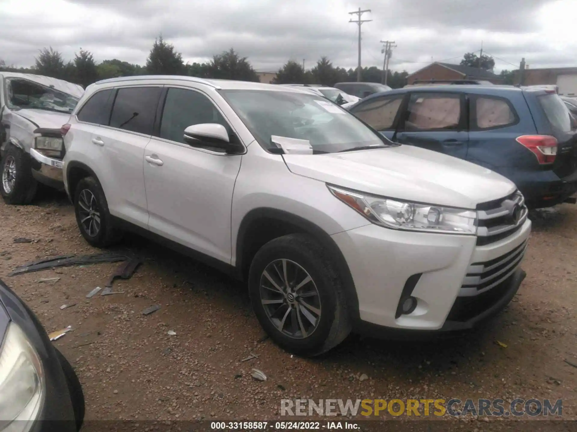 1 Photograph of a damaged car 5TDKZRFH5KS346447 TOYOTA HIGHLANDER 2019