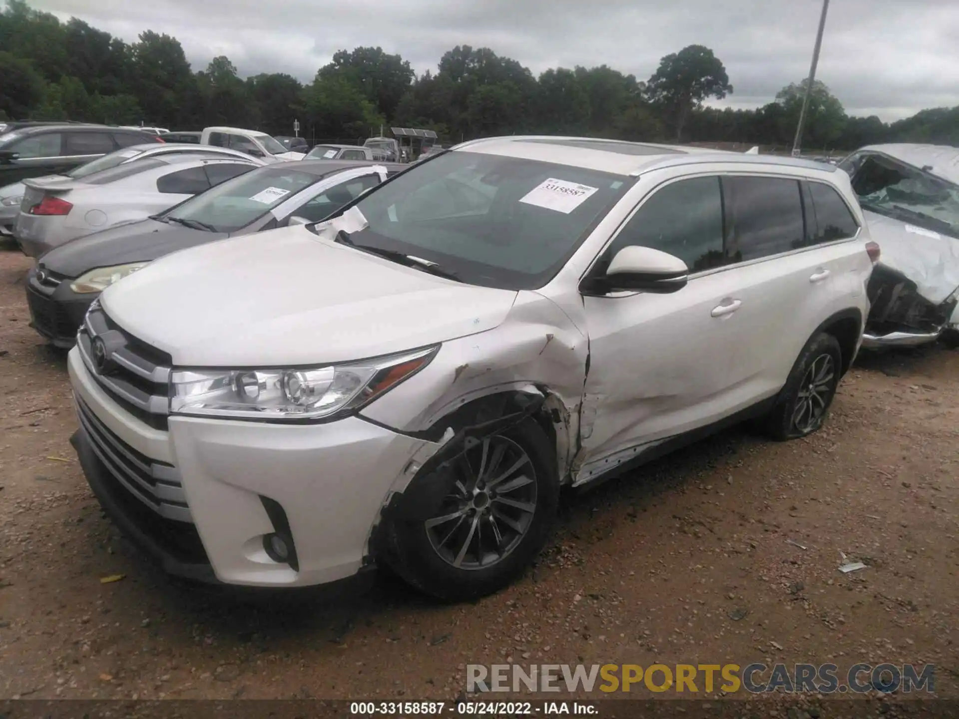 2 Photograph of a damaged car 5TDKZRFH5KS346447 TOYOTA HIGHLANDER 2019