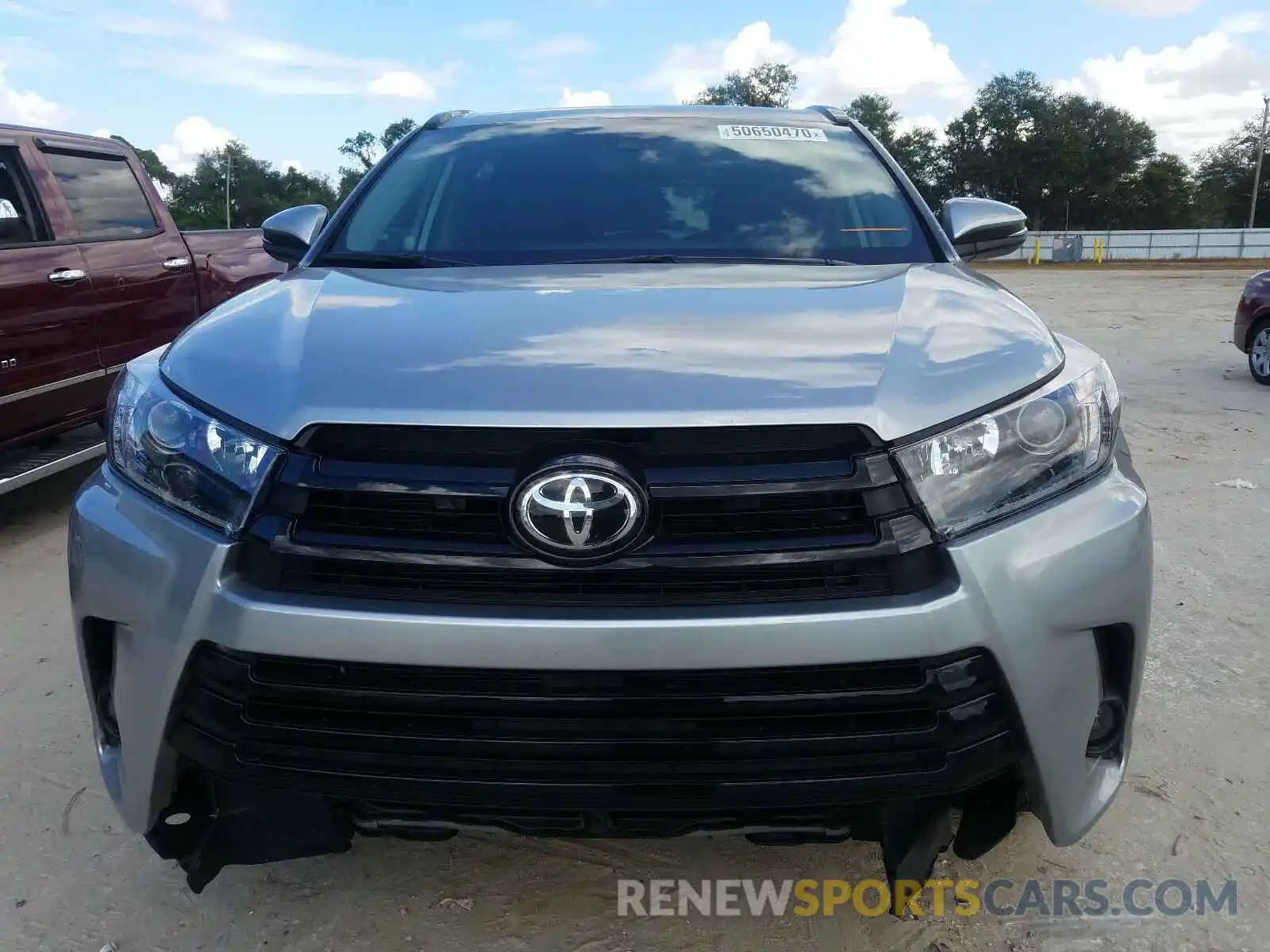 9 Photograph of a damaged car 5TDKZRFH5KS357268 TOYOTA HIGHLANDER 2019