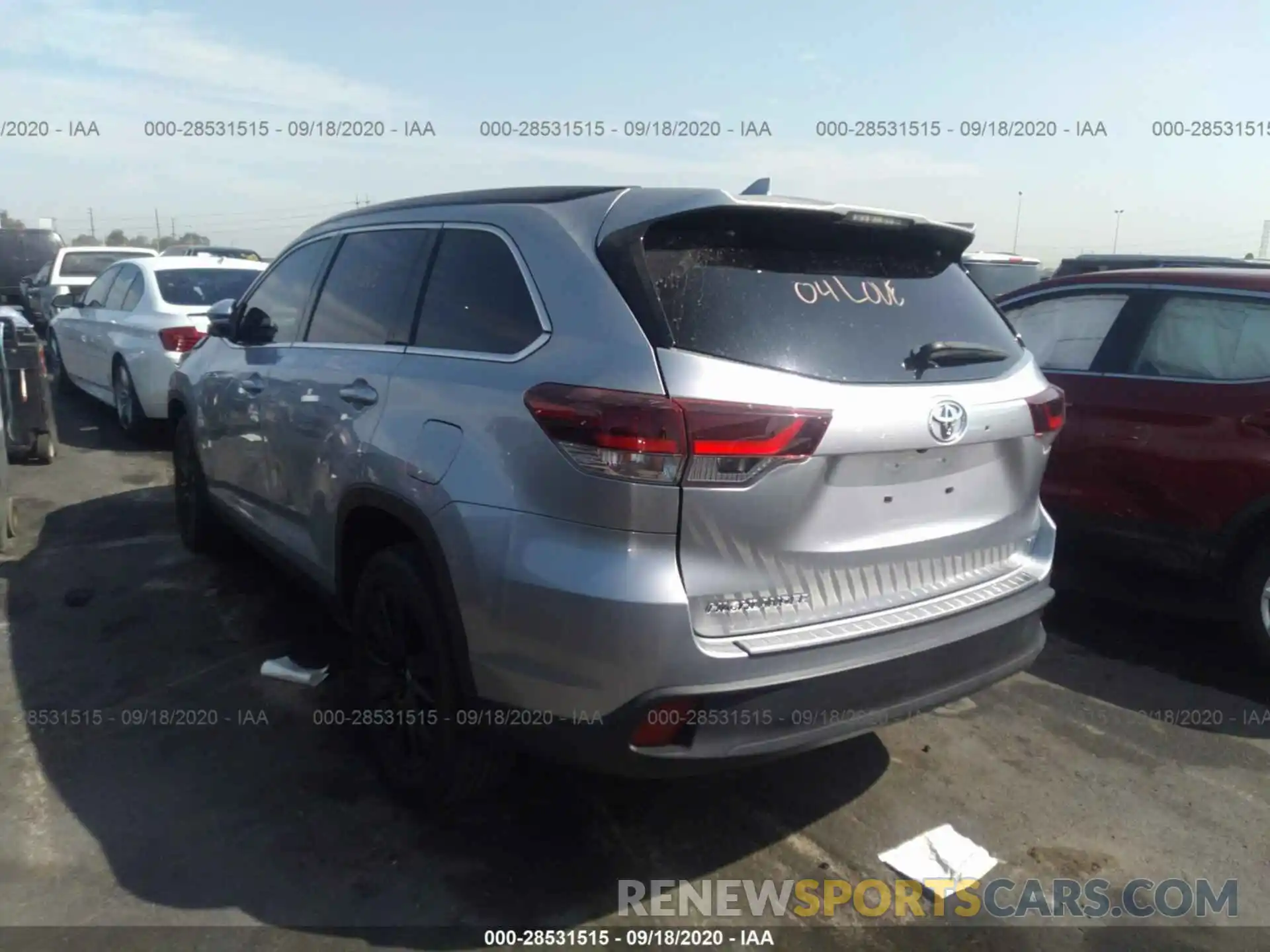 3 Photograph of a damaged car 5TDKZRFH5KS554604 TOYOTA HIGHLANDER 2019