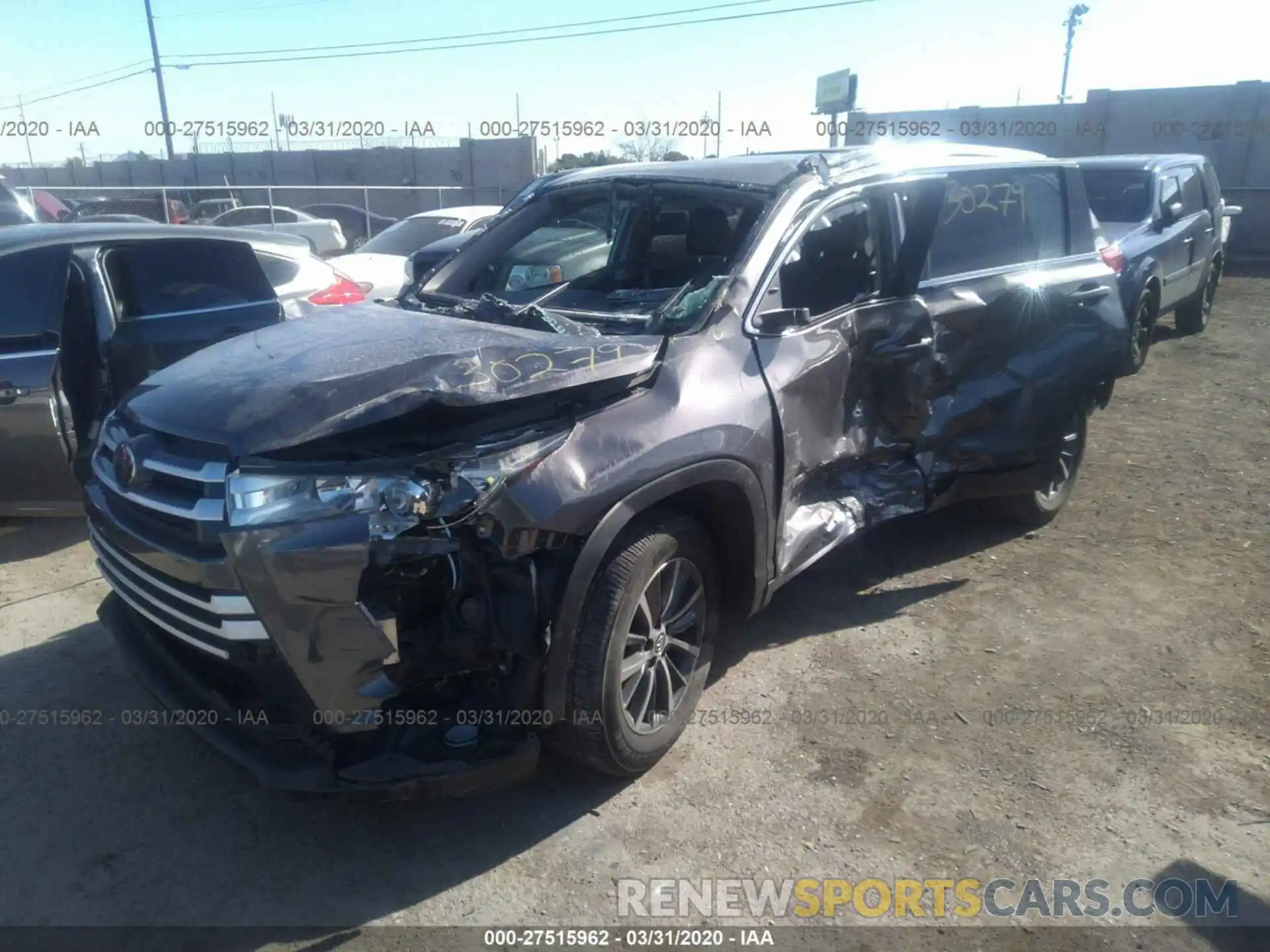 2 Photograph of a damaged car 5TDKZRFH5KS555378 TOYOTA HIGHLANDER 2019