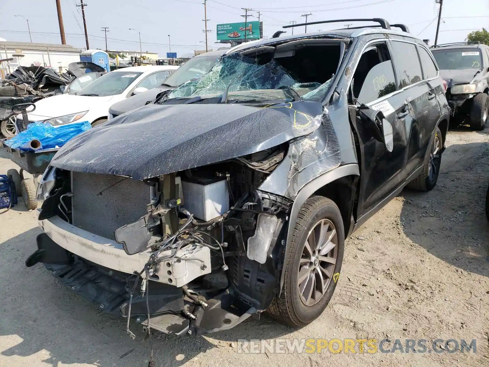 2 Photograph of a damaged car 5TDKZRFH5KS555400 TOYOTA HIGHLANDER 2019