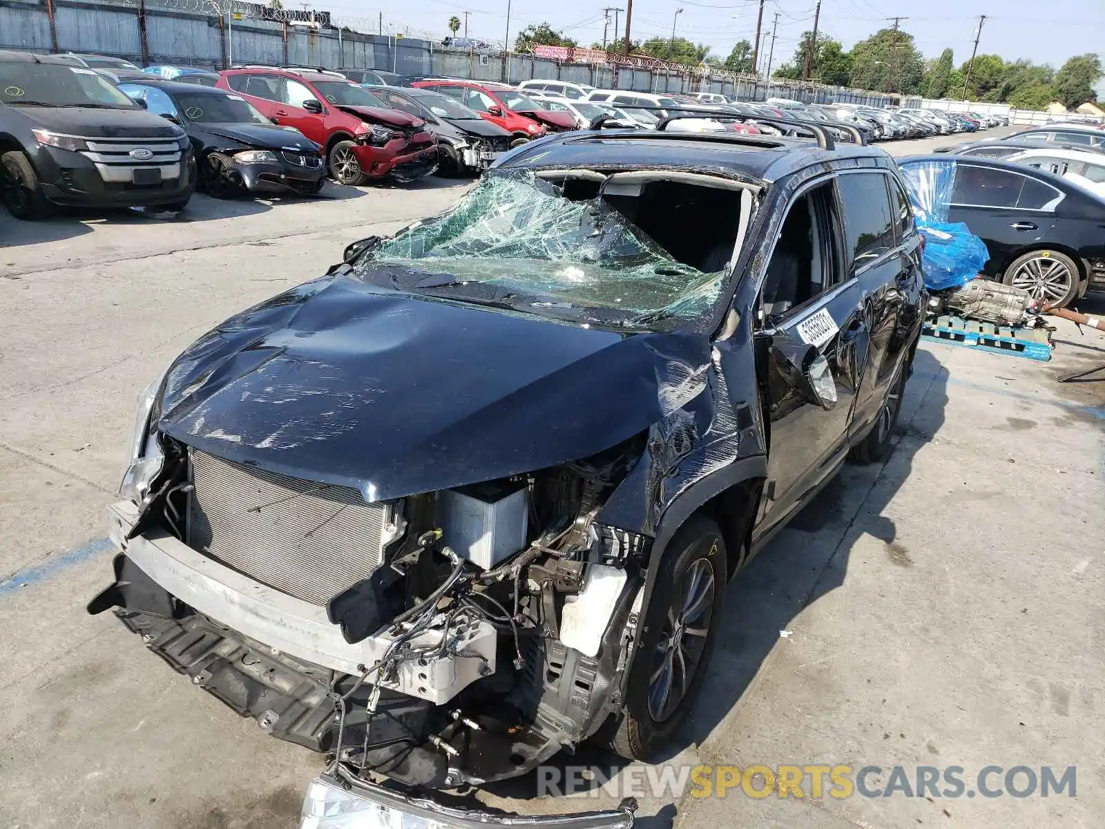 9 Photograph of a damaged car 5TDKZRFH5KS555400 TOYOTA HIGHLANDER 2019