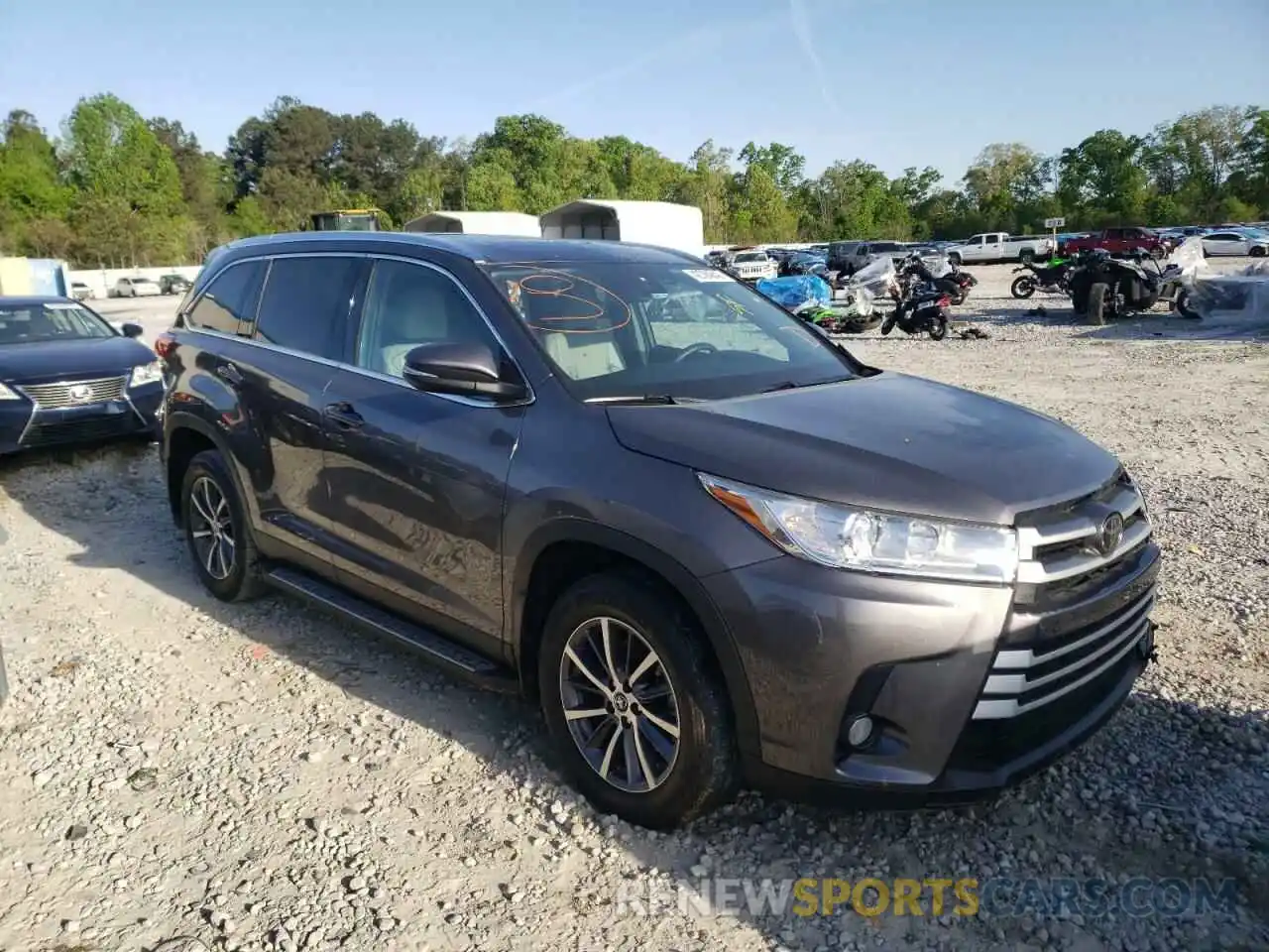 1 Photograph of a damaged car 5TDKZRFH5KS555476 TOYOTA HIGHLANDER 2019