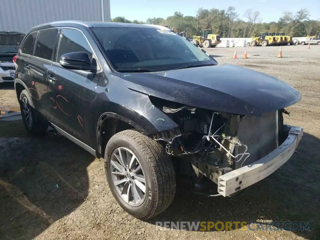 1 Photograph of a damaged car 5TDKZRFH5KS556241 TOYOTA HIGHLANDER 2019