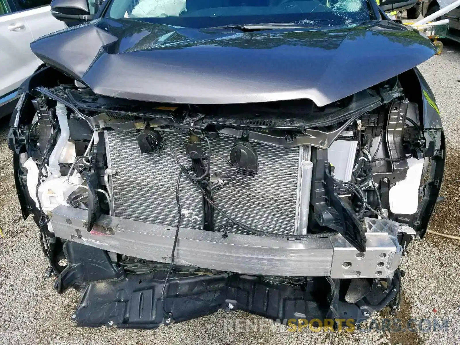 9 Photograph of a damaged car 5TDKZRFH5KS556269 TOYOTA HIGHLANDER 2019