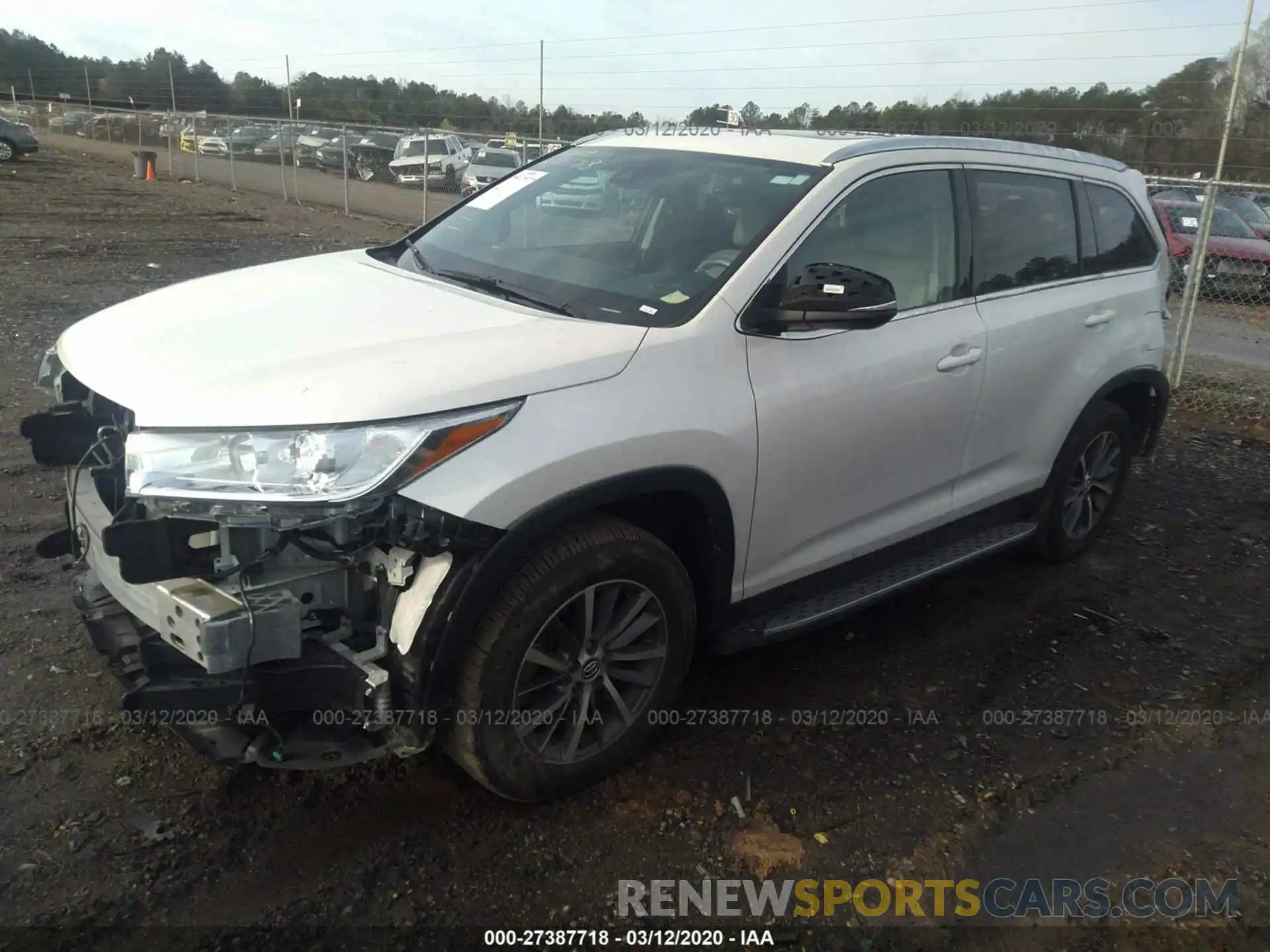 2 Photograph of a damaged car 5TDKZRFH5KS557857 TOYOTA HIGHLANDER 2019