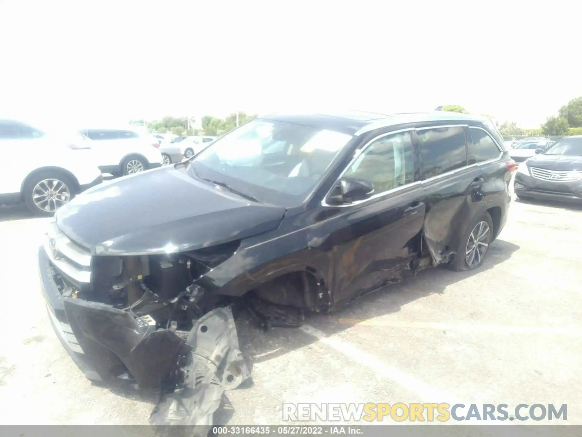 2 Photograph of a damaged car 5TDKZRFH5KS557972 TOYOTA HIGHLANDER 2019