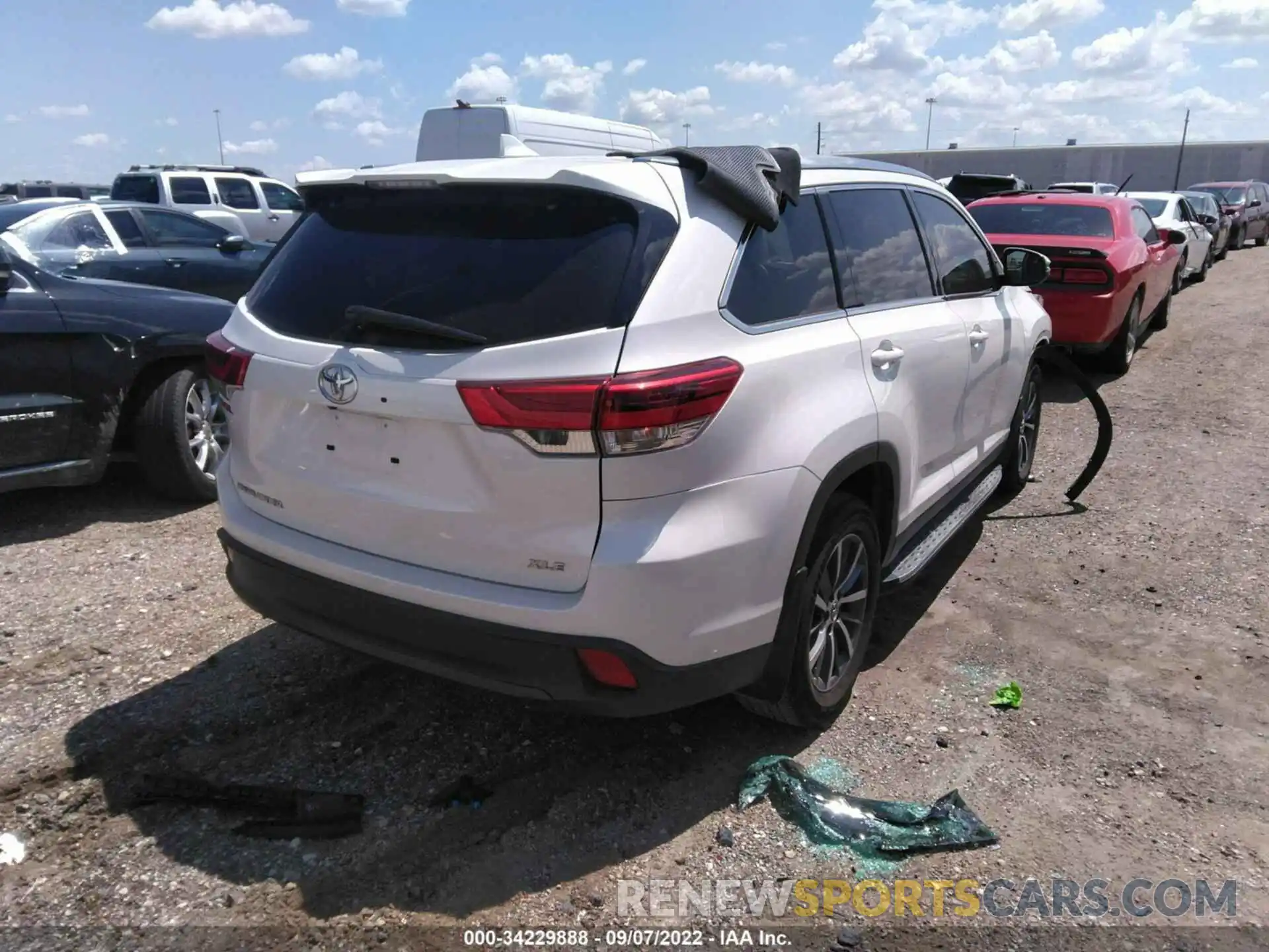 4 Фотография поврежденного автомобиля 5TDKZRFH5KS558572 TOYOTA HIGHLANDER 2019