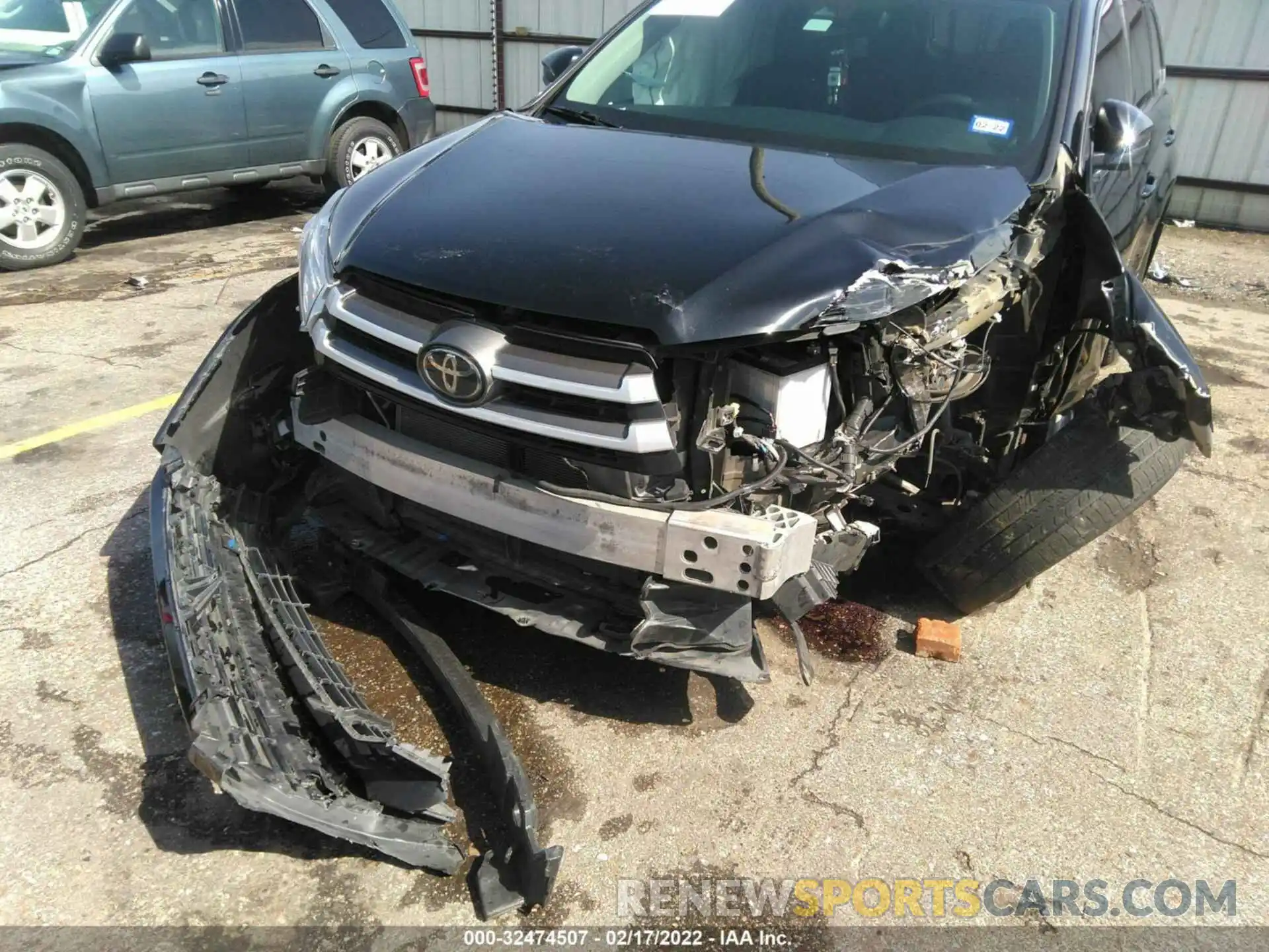 6 Photograph of a damaged car 5TDKZRFH5KS559477 TOYOTA HIGHLANDER 2019