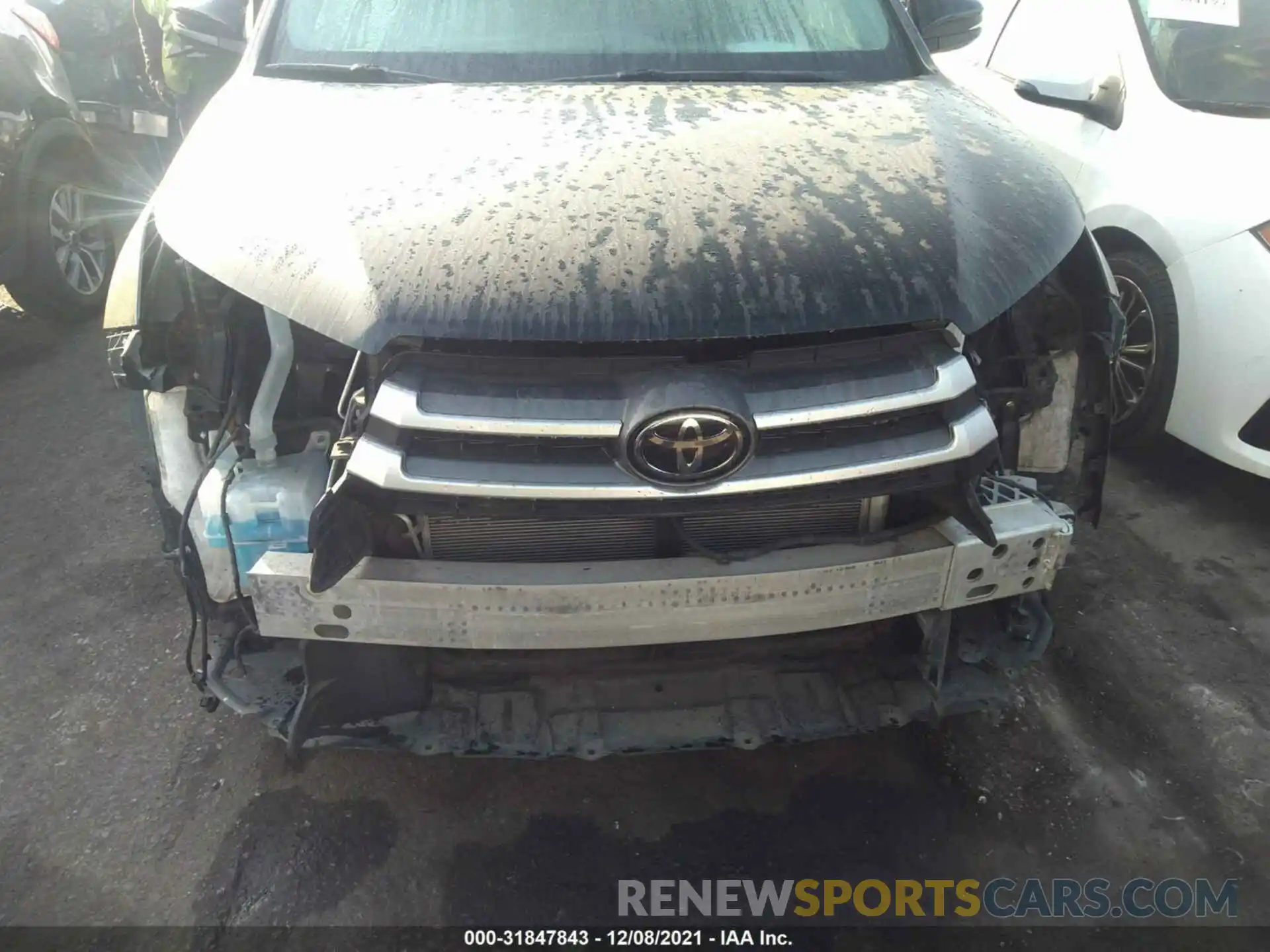 6 Photograph of a damaged car 5TDKZRFH5KS560306 TOYOTA HIGHLANDER 2019