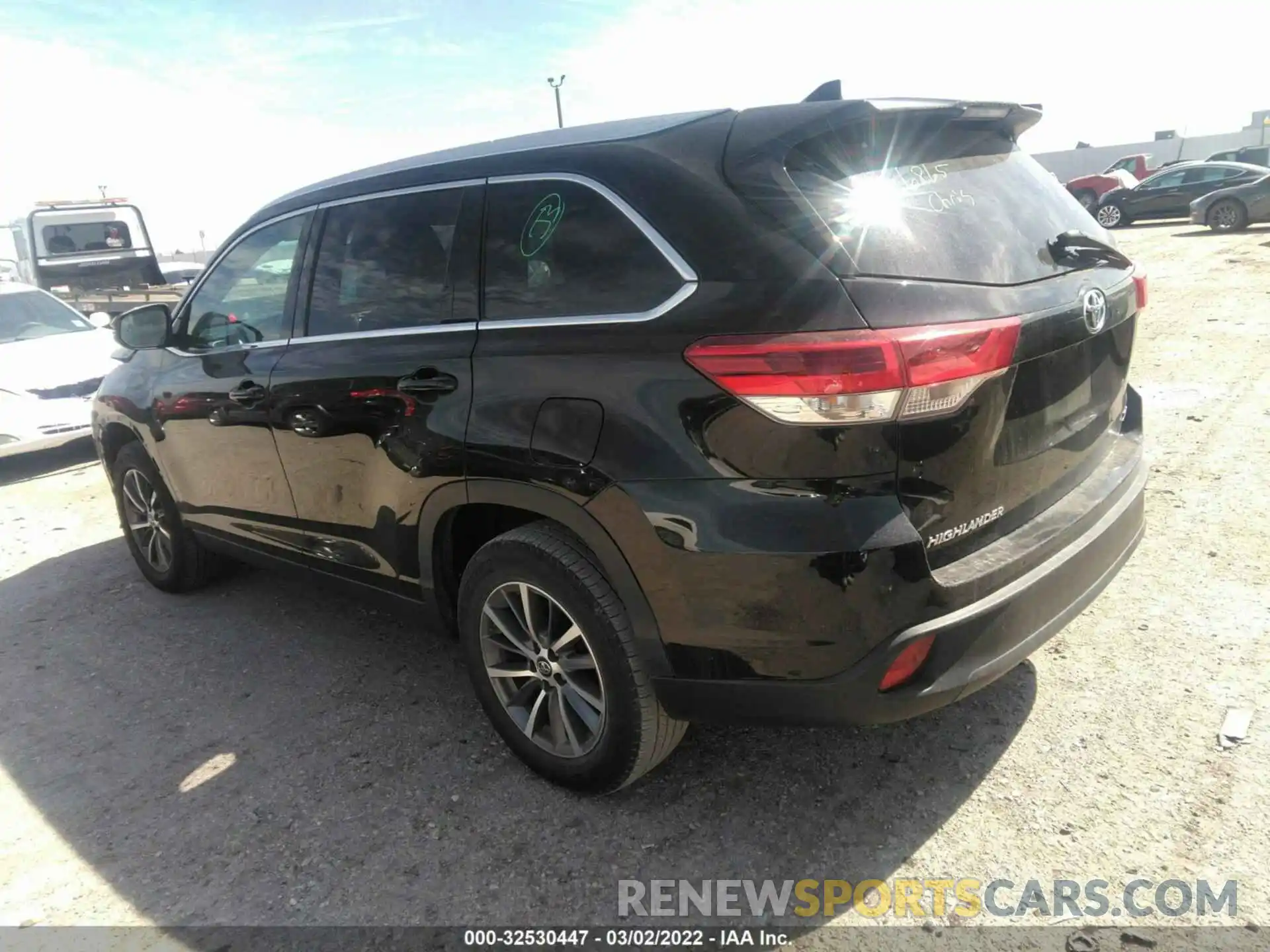 3 Фотография поврежденного автомобиля 5TDKZRFH5KS560726 TOYOTA HIGHLANDER 2019