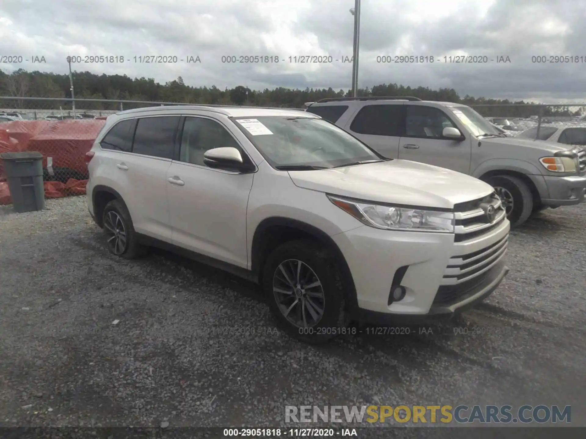 1 Photograph of a damaged car 5TDKZRFH5KS563481 TOYOTA HIGHLANDER 2019