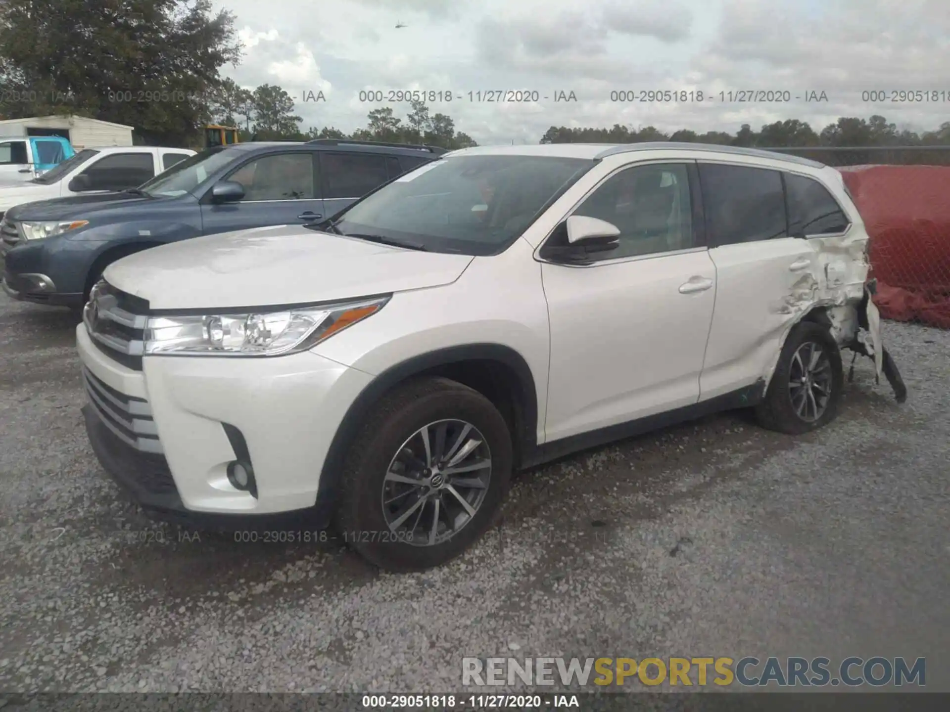 2 Photograph of a damaged car 5TDKZRFH5KS563481 TOYOTA HIGHLANDER 2019