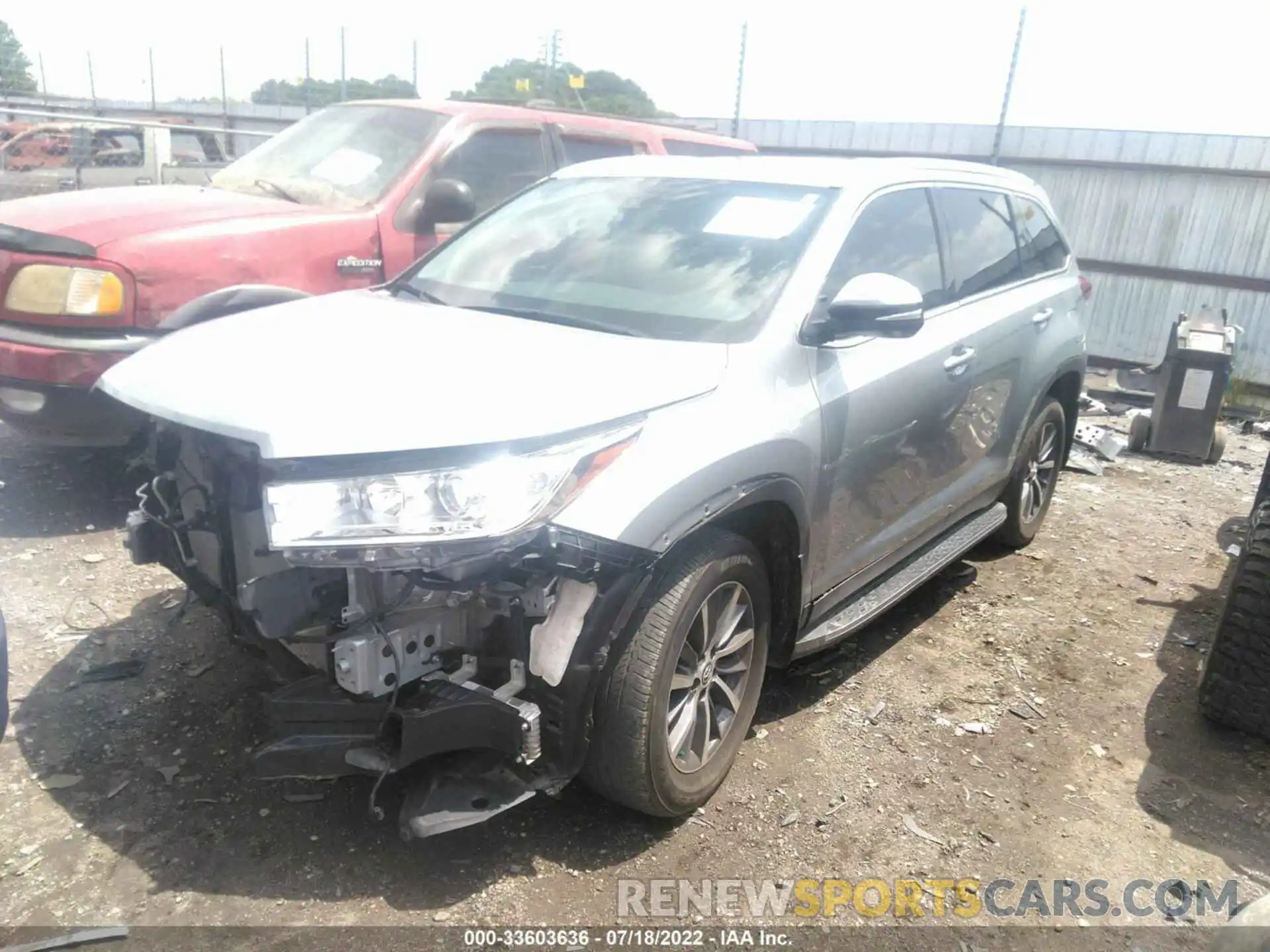 2 Photograph of a damaged car 5TDKZRFH5KS565750 TOYOTA HIGHLANDER 2019