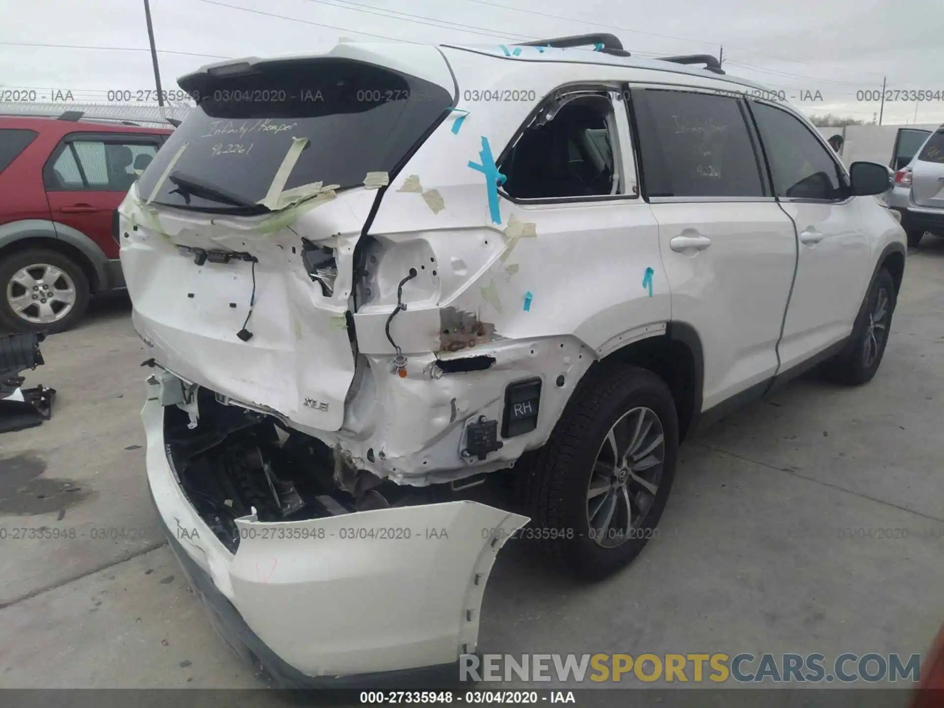 4 Photograph of a damaged car 5TDKZRFH5KS566963 TOYOTA HIGHLANDER 2019