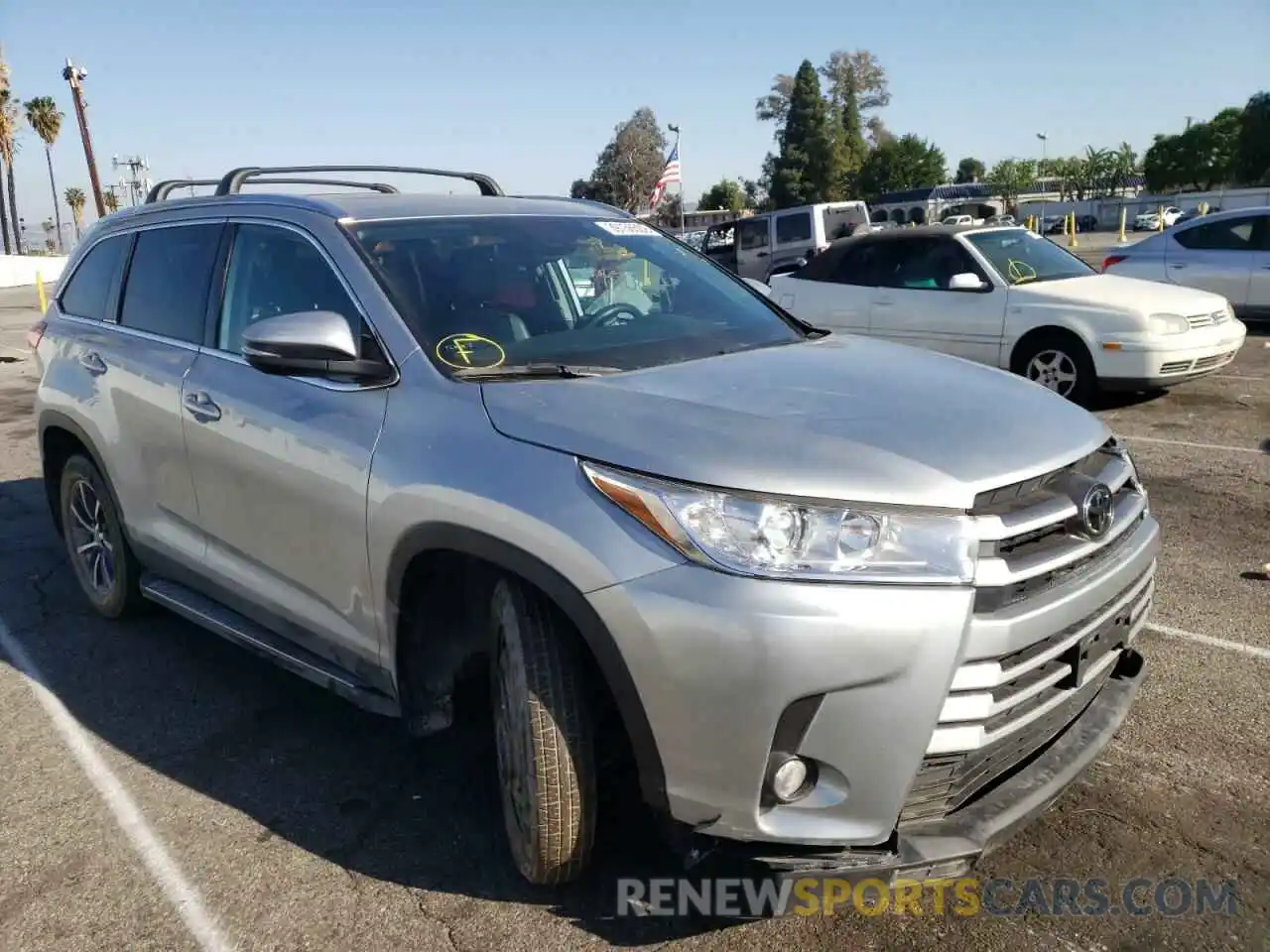 1 Photograph of a damaged car 5TDKZRFH5KS567787 TOYOTA HIGHLANDER 2019