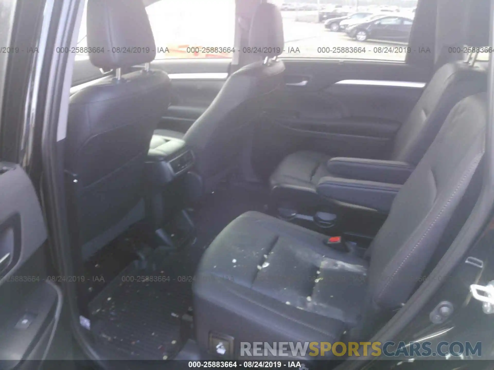 8 Photograph of a damaged car 5TDKZRFH5KS568468 TOYOTA HIGHLANDER 2019