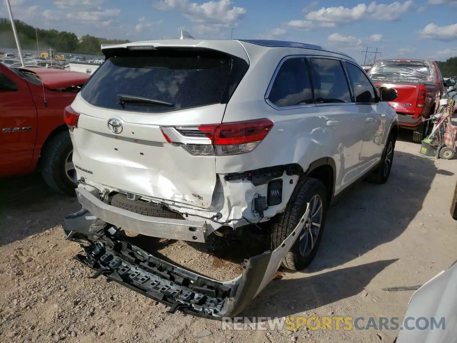 4 Фотография поврежденного автомобиля 5TDKZRFH5KS571791 TOYOTA HIGHLANDER 2019