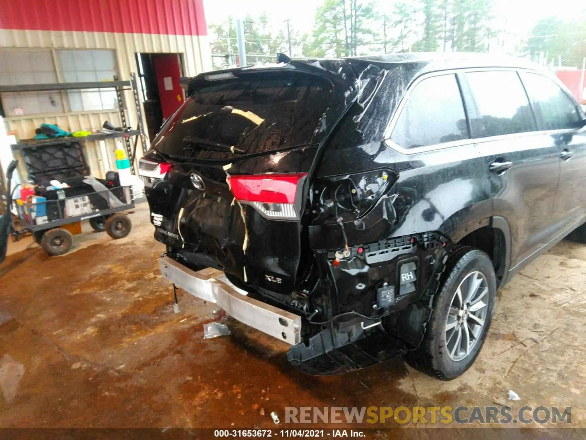 6 Photograph of a damaged car 5TDKZRFH5KS572942 TOYOTA HIGHLANDER 2019