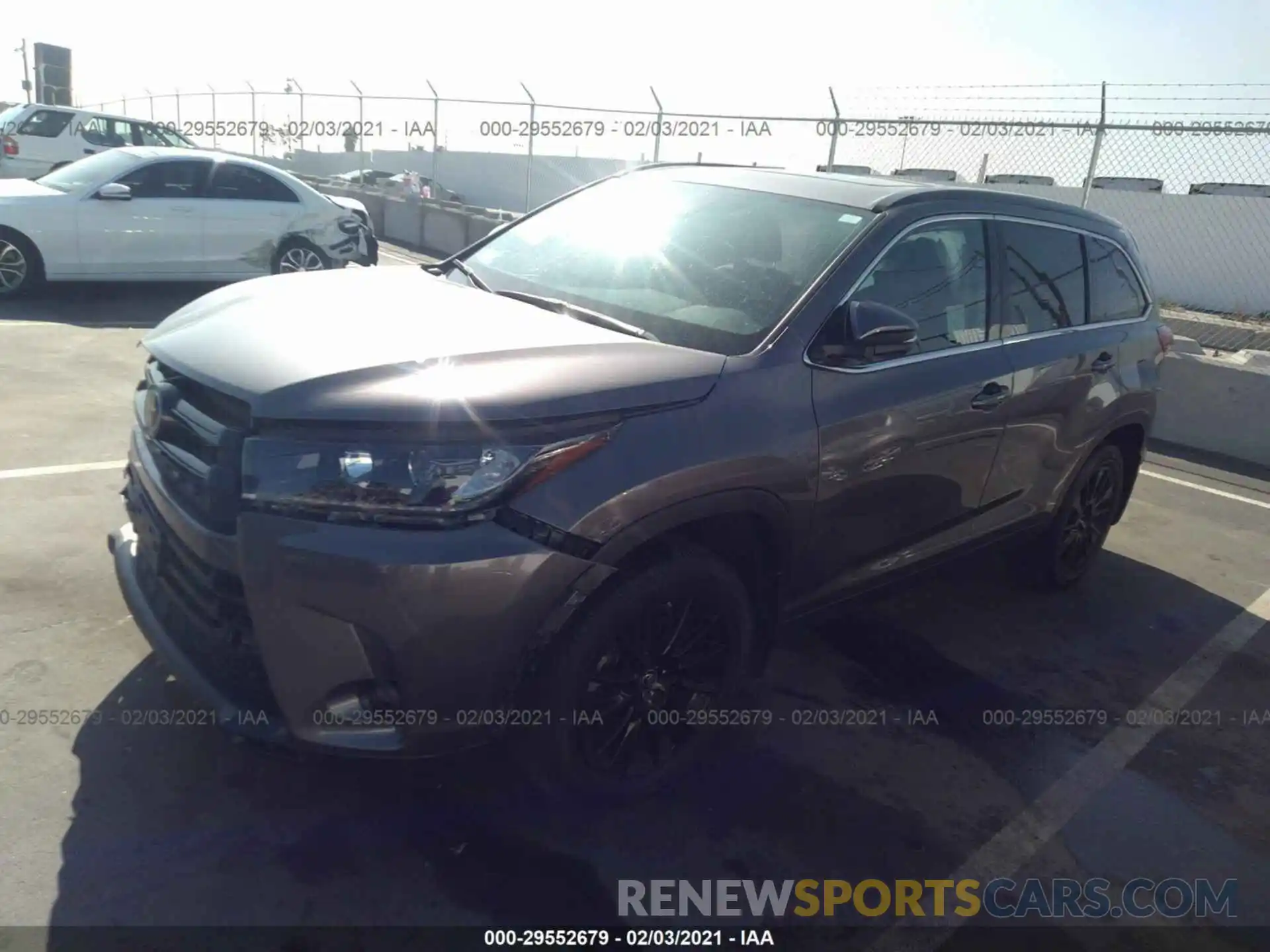 2 Photograph of a damaged car 5TDKZRFH5KS574710 TOYOTA HIGHLANDER 2019